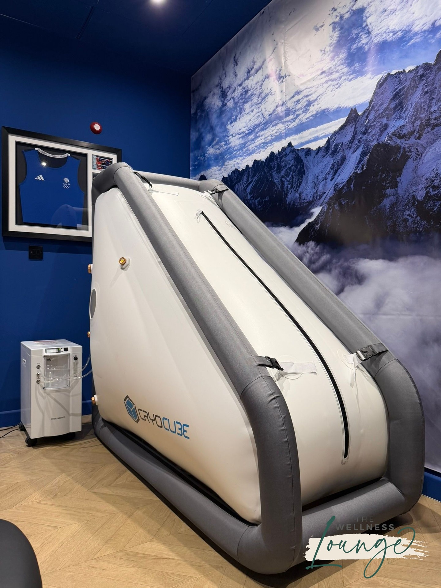 Brain fog got you feeling like your thoughts are lost in the clouds?
HBOT (Hyperbaric Oxygen Therapy) is a calm, pressurised session where you breathe oxygen in a controlled environment : many people use it as part of a routine to support cognitive clarity, recovery and overall wellbeing.
Quick heads-up: research into HBOT and cognition is still evolving. Some studies have reported improvements in cognitive outcomes in specific groups after HBOT protocols (Harch 2020; Hadanny & Efrati 2020), but results can vary person to person.
Bonus: we’ve got TWO chambers, so you can book a joint session and reset together.
Want to see if HBOT could be a good fit for you? DM us or tap the link in bio.
#CardiffWellness #HBOT #BrainFog #Recovery