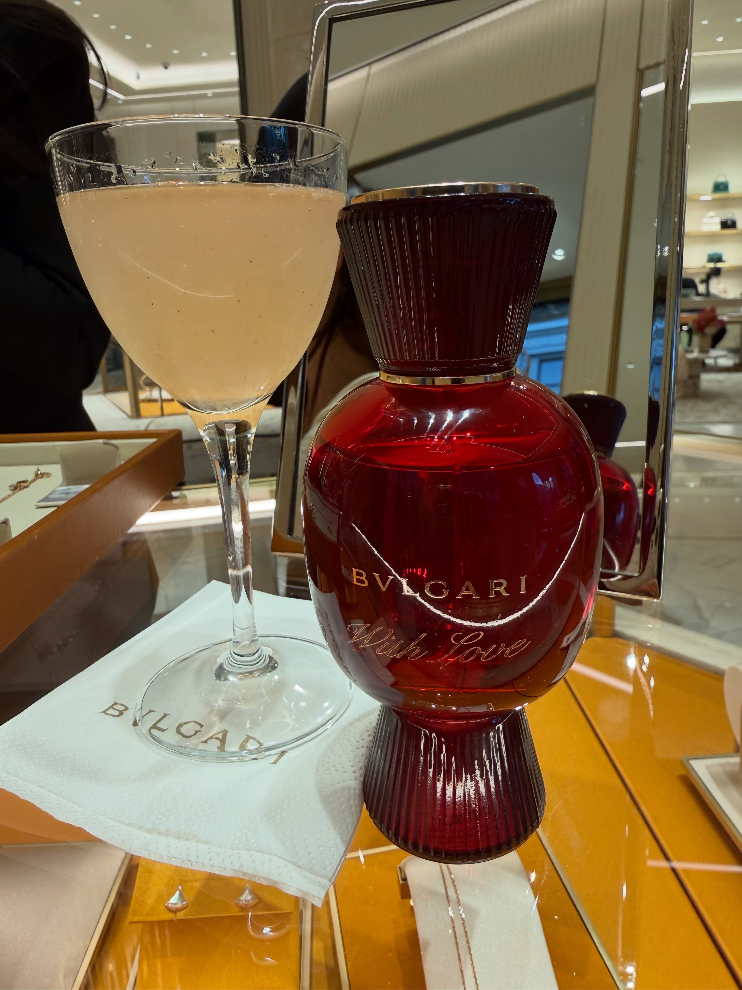 Highlights of a customized menu inspired by 3 @bvlgari perfumes for their SF boutiqueās one-year re-location anniversary cocktail moment.
So much fun with the process!!