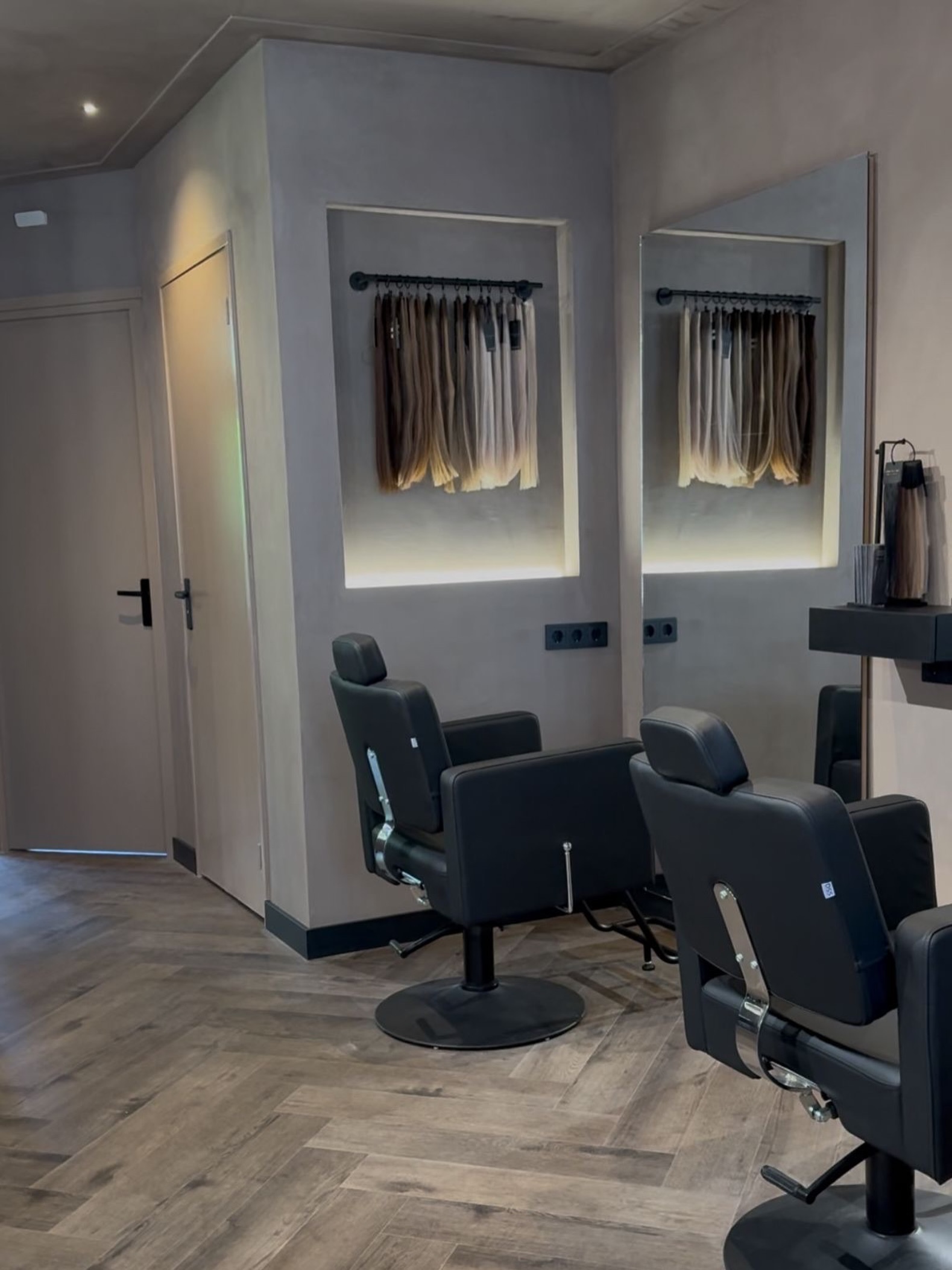 Bij Bella Beautique draait het om méér dan alleen knippen en kleuren. ✨
Van prachtige hairextensions tot perfect gestylde wenkbrauwen, stralende wimpers en verzorgde nagels — je kunt bij ons terecht voor jouw complete beauty moment!
Alles onder één dak, met aandacht voor detail én voor jou. 🤍
Plan jouw afspraak en ontdek wat we allemaal voor je kunnen betekenen.
#beautysalon #extensionsamsterdam #wimpersamsterdam #wenkbrauwenamsterdam #nagelsamsterdam