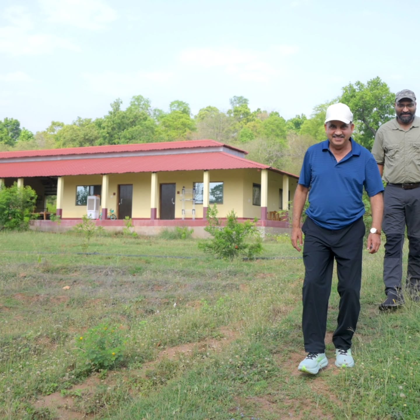 Glad to host Shri Shivendra Singh Ji, former commissioner of Singrauli District, and a nature enthusiast, at Camp Banas. Hathwar!