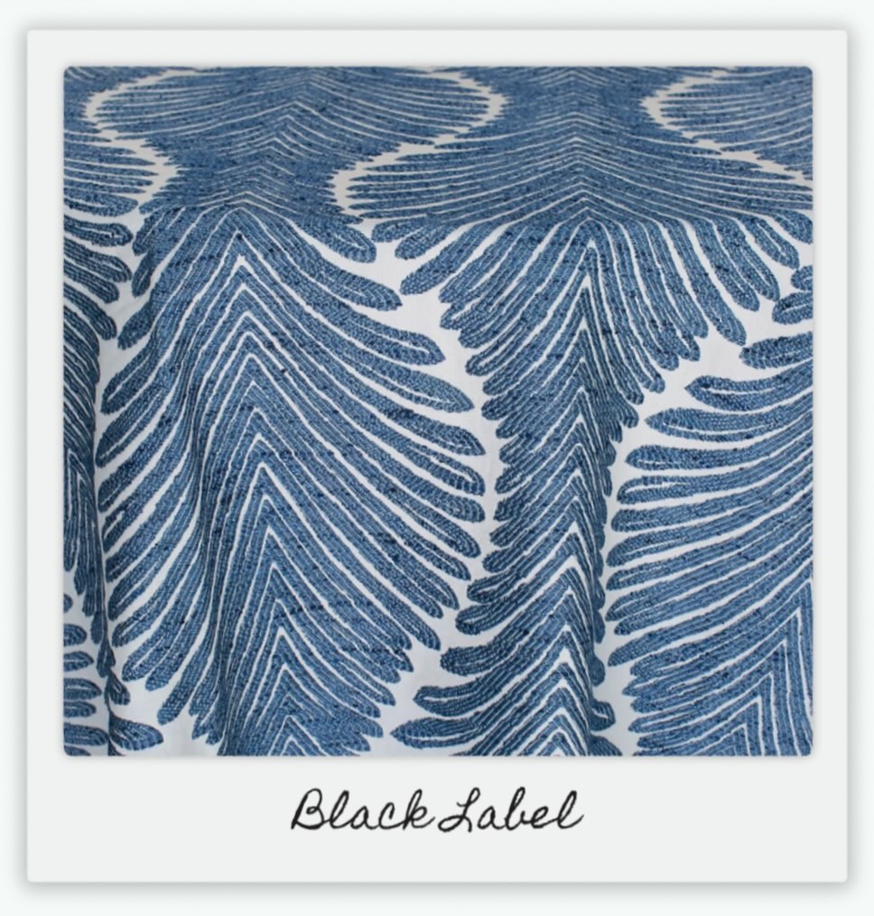 Our HADLEY MEDITERRANEAN & HADLEY FERN are the definition of textural perfection. These Black Label showstoppers feature a striking layered leaf print with beautiful embroidered detailing, available in a deep moody blue and a rich organic green. Whether you’re dressing a wedding reception or a gala dinner, the Hadley collection brings the drama!
Take a closer look at the Hadley Collection at >> https://heyor.ca/mjlWis #LinkInBio
#EventDesign #BlackLabel #WeddingLinens #EventLinens