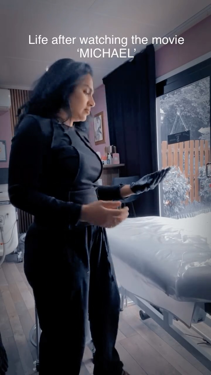 If you’ve watched the biopic, you know how I feel 😭🧤
RIP to the legend, MJ 🫶👑
@michaeljackson
@jaafarjackson
@michaelmovie
@antoinefuqua
@imax
@universalpictures
#michaeljackson #aesthetic #fyb #jaafarjackson #michaeljacksonfans kingofpop michaeljacksontribute mjdance mjfam michaelmovie dancecover danceperformance viralreels reelsinstagram explorepage trendingsong dancevideo fusiondance bollywoodfusion hiphopdance choreography dancersofinstagram dancecrew stageperformance iconic legend antoinefuqua imax universalpictures musiclegend
