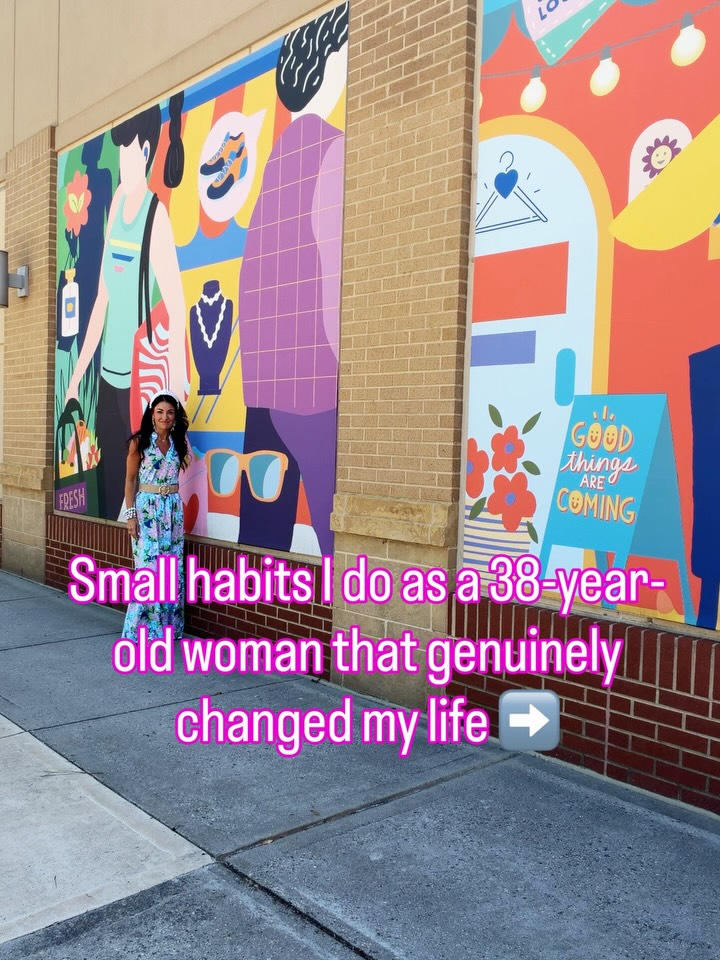 I am a creature of habit, but I also crave growth and improvement.
I spent years developing non-negotiable routines, habits and rhythms that keep me grounded while also allowing each day to have eager anticipation of new & unexpected surprises.
Life really is made of tiny moments that make a monumental impact 🩷
What are some of your daily habits?!