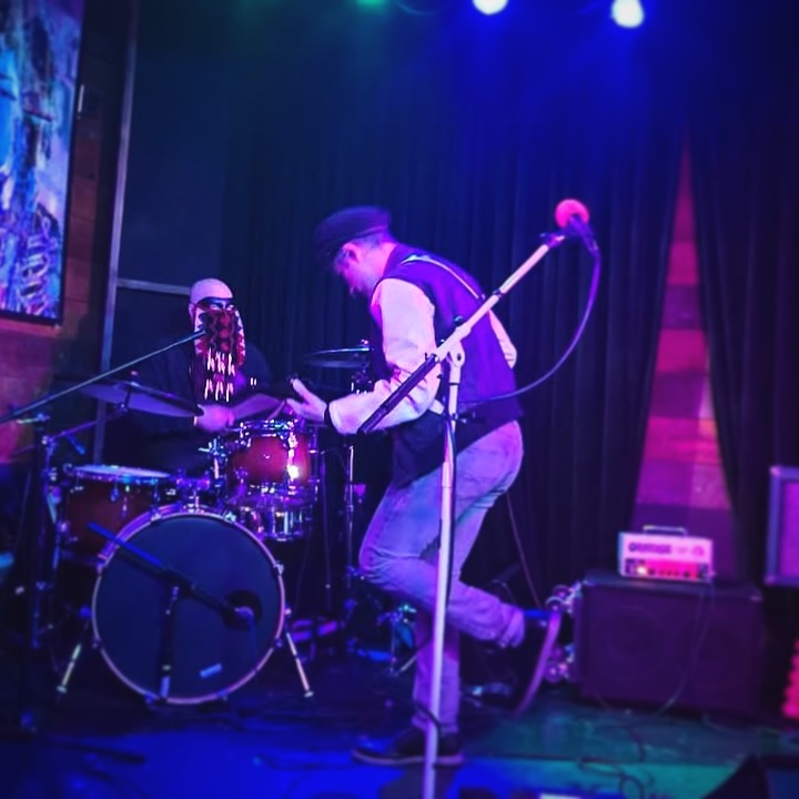 We’ve been experimenting with our recording workflow and excited to finally have a process defined!! It’ll be true to our live sound with a great deal of attention to hand percussion 😬 you’re gonna love it!
Next stops: Tacoma Night Market (6.6) and then Benton City, WA (6.20)🤘🏼In the studio on 6.14, let’s goooo
📸 by @starmatriarch Honored to be in community!! #SEATTLE #washingtonstate #livemusic