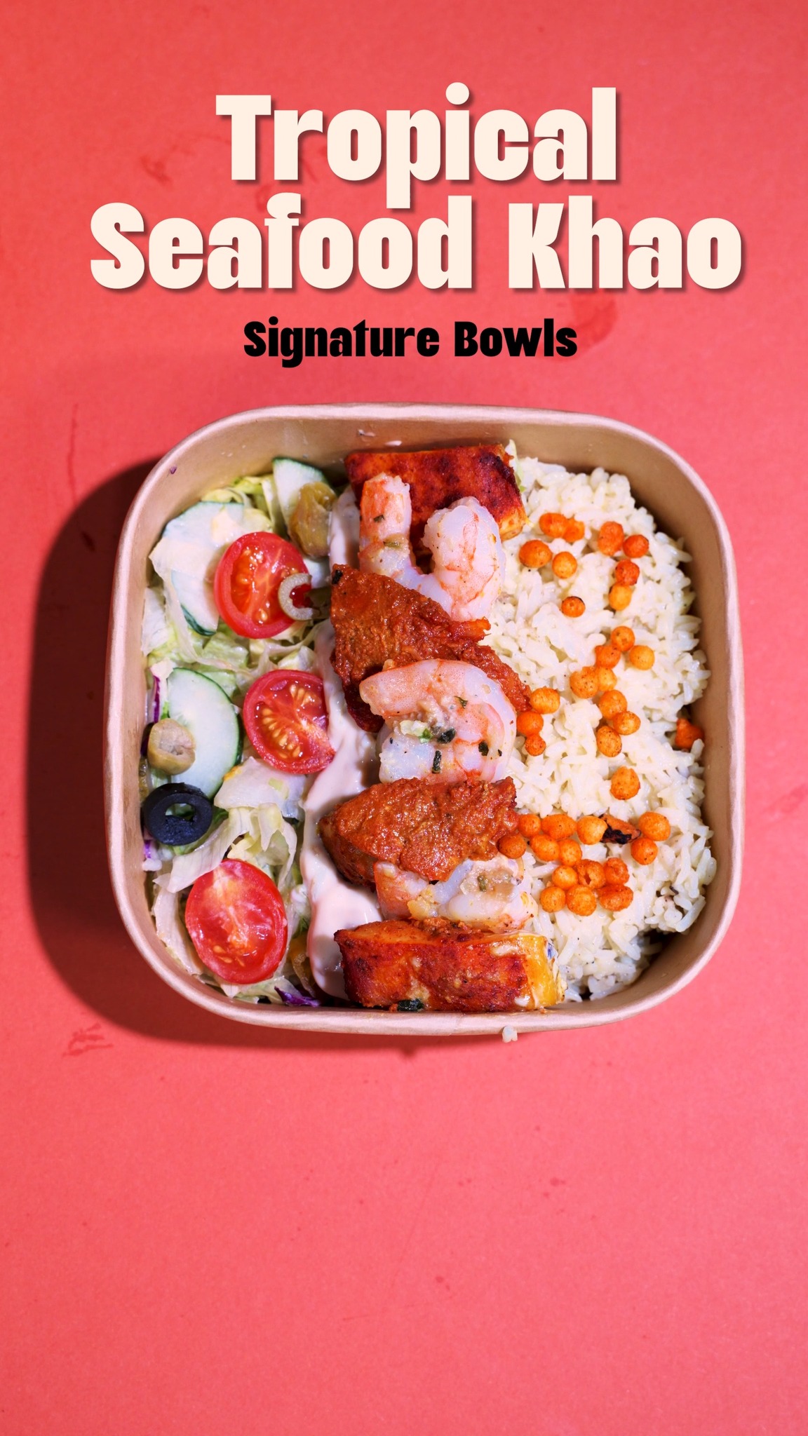 POV: You’re watching your next lunch obsession come together 🌴🍤🐟
Coconut-infused rice. Fragrant lime leaves and ginger. Succulent roasted seafood. Finished with fresh salad toppings for that perfect tropical balance.
From prep to plate, here’s how the Tropical Seafood Khao comes to life. Fresh, hearty, and packed with feel-good flavours. 🥥✨