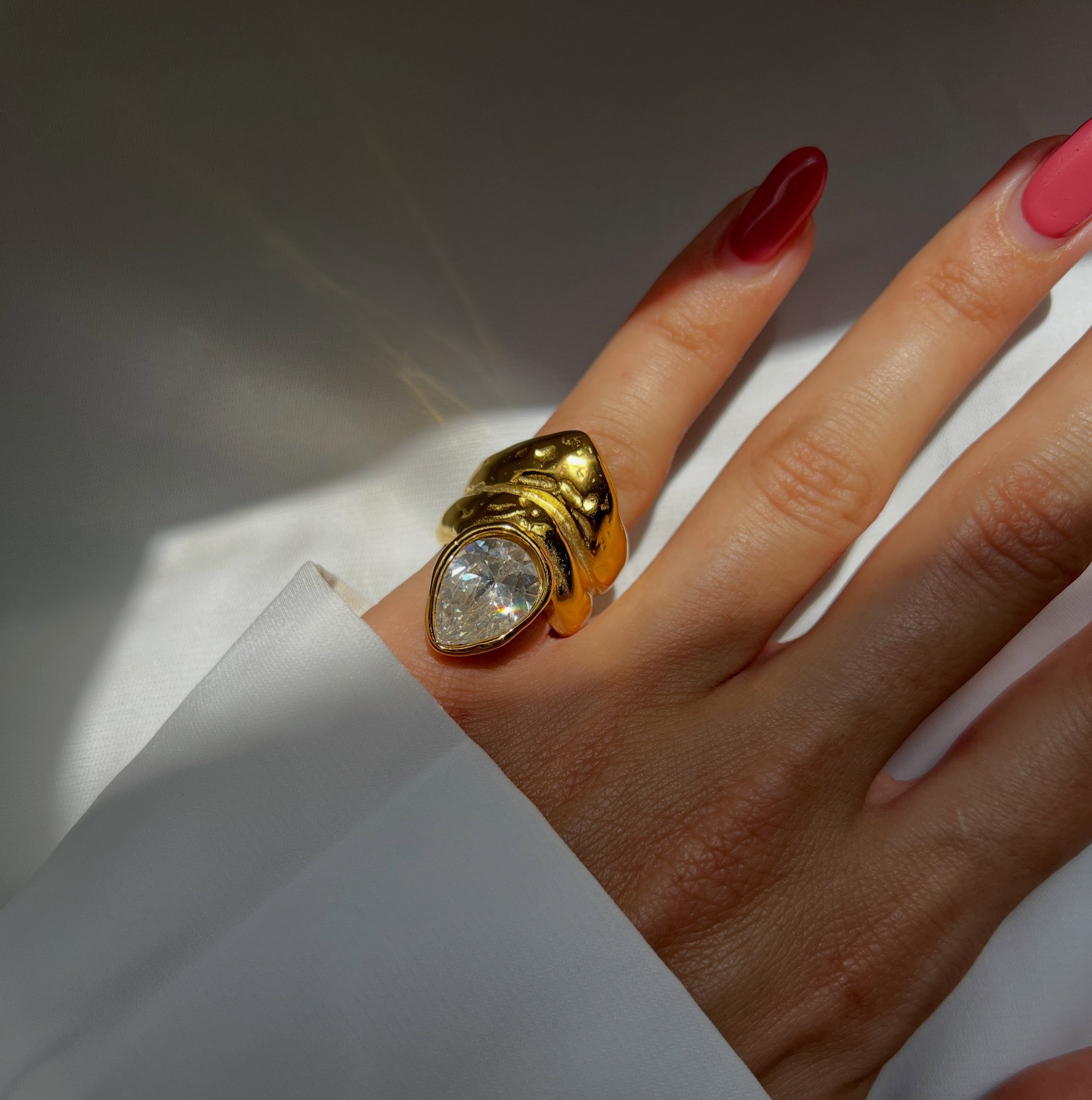 New rings. Zero minimalism 💥•
Bold, steel and made to stand out! @say.so_jewelry
Message and shop
•
•
•
•
#jewelry #shop #jewels #rings #cyprus
