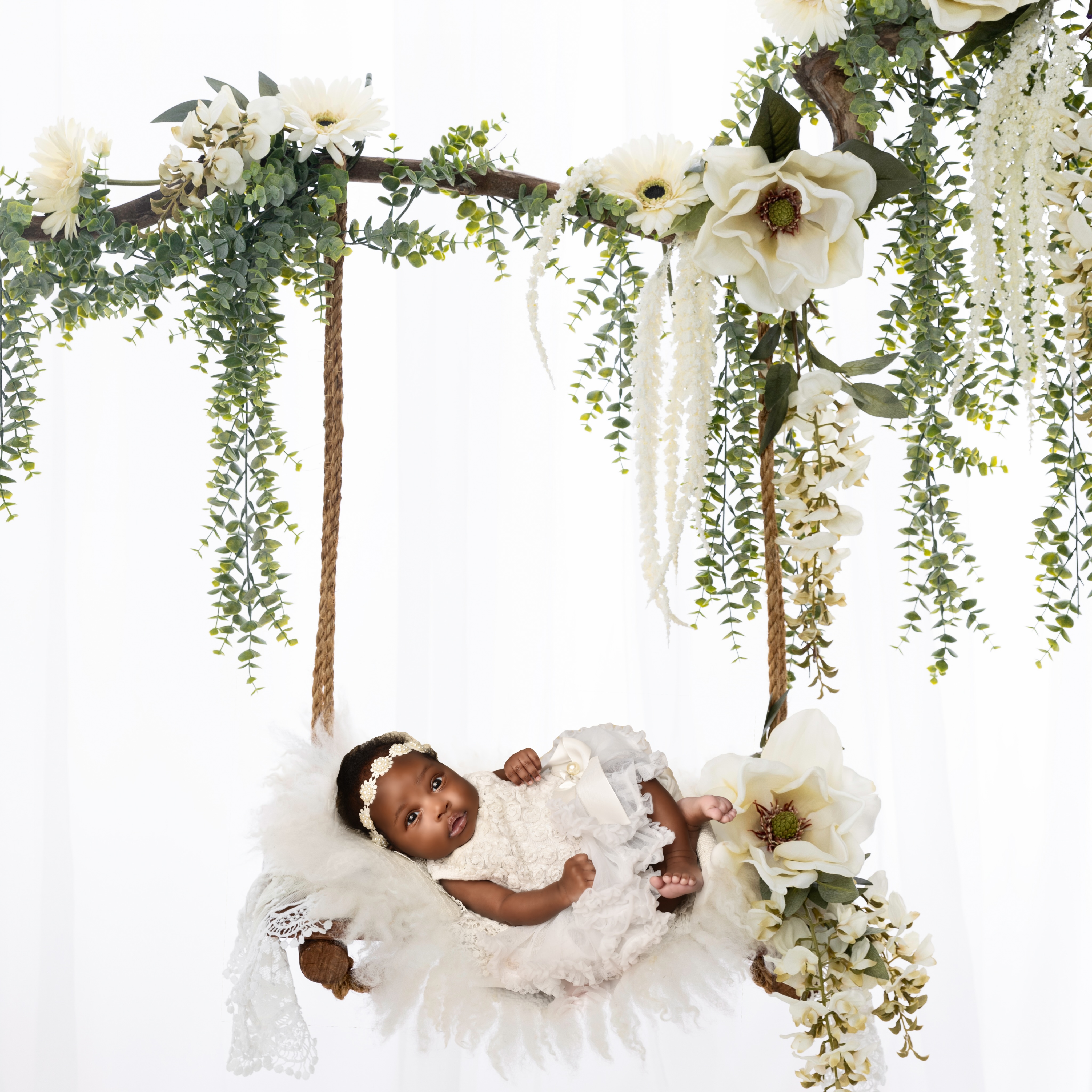 A little princess on a white floral swing 🤍🌿 Those bright eyes, tiny details, and soft blooms made this baby girl session feel like a dream.
Capturing timeless newborn and baby portraits with elegant florals, soft styling, and beautiful keepsake setups for families in Ontario.
#WhitbyPhotographer #WhitbyBabyPhotographer #DurhamRegionPhotographer #DurhamRegionBabyPhotographer #AjaxPhotographer
