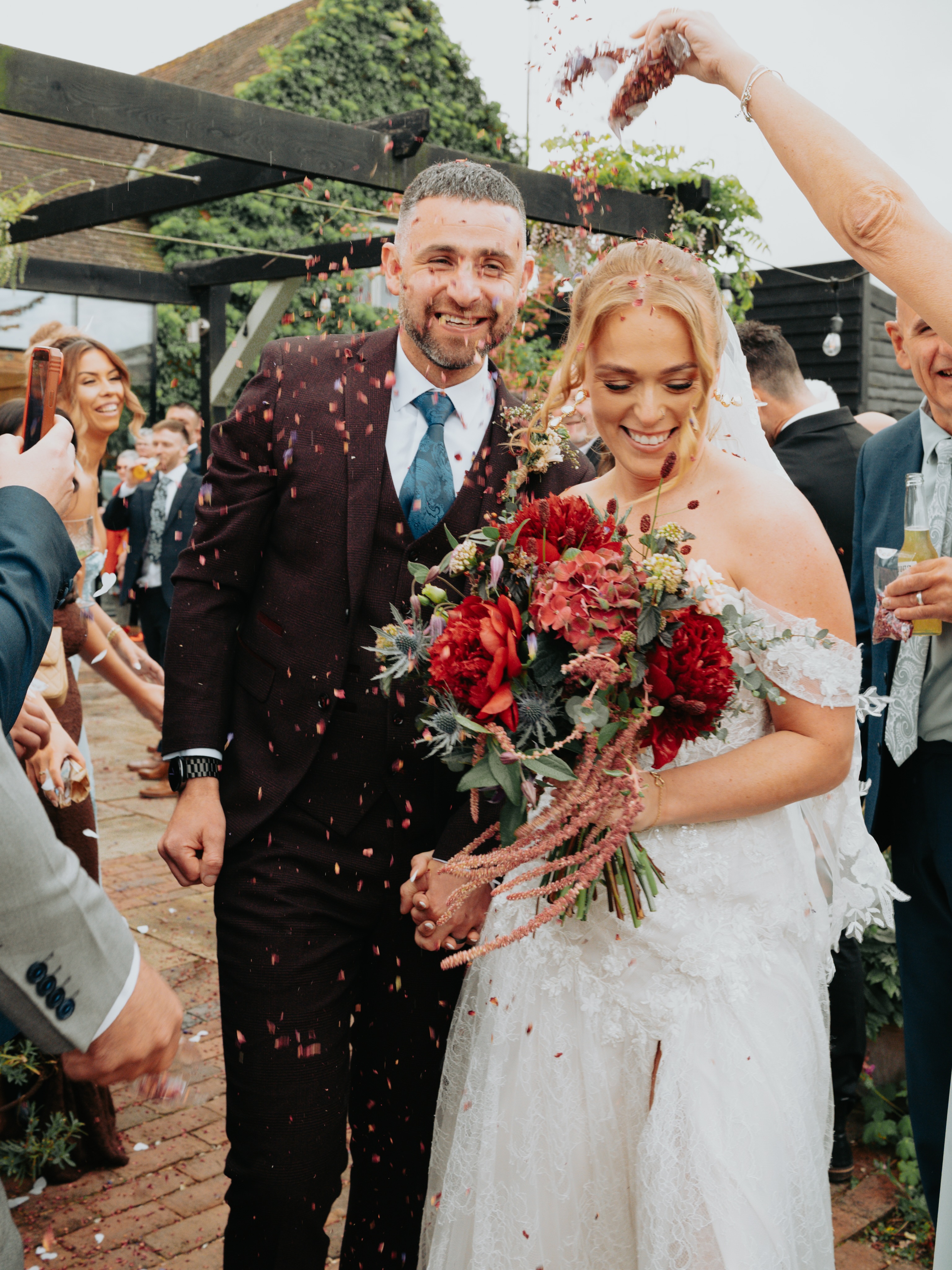 The Bennetts
Photography & Film: @grannonproductions
Venue: @curradinebarns
Illustrator: @hephystudio_
DJ & Musician: @jamesbroadfootmusic
Makeup: @makeupbyhollypaige
Hair: @_.dolled.up_
Flowers: @passionflowersofworcester
•
•
•
#weddingohotography #weddingphotos #festivalwedding #weddingphotographysheffield #sheffieldphotographer