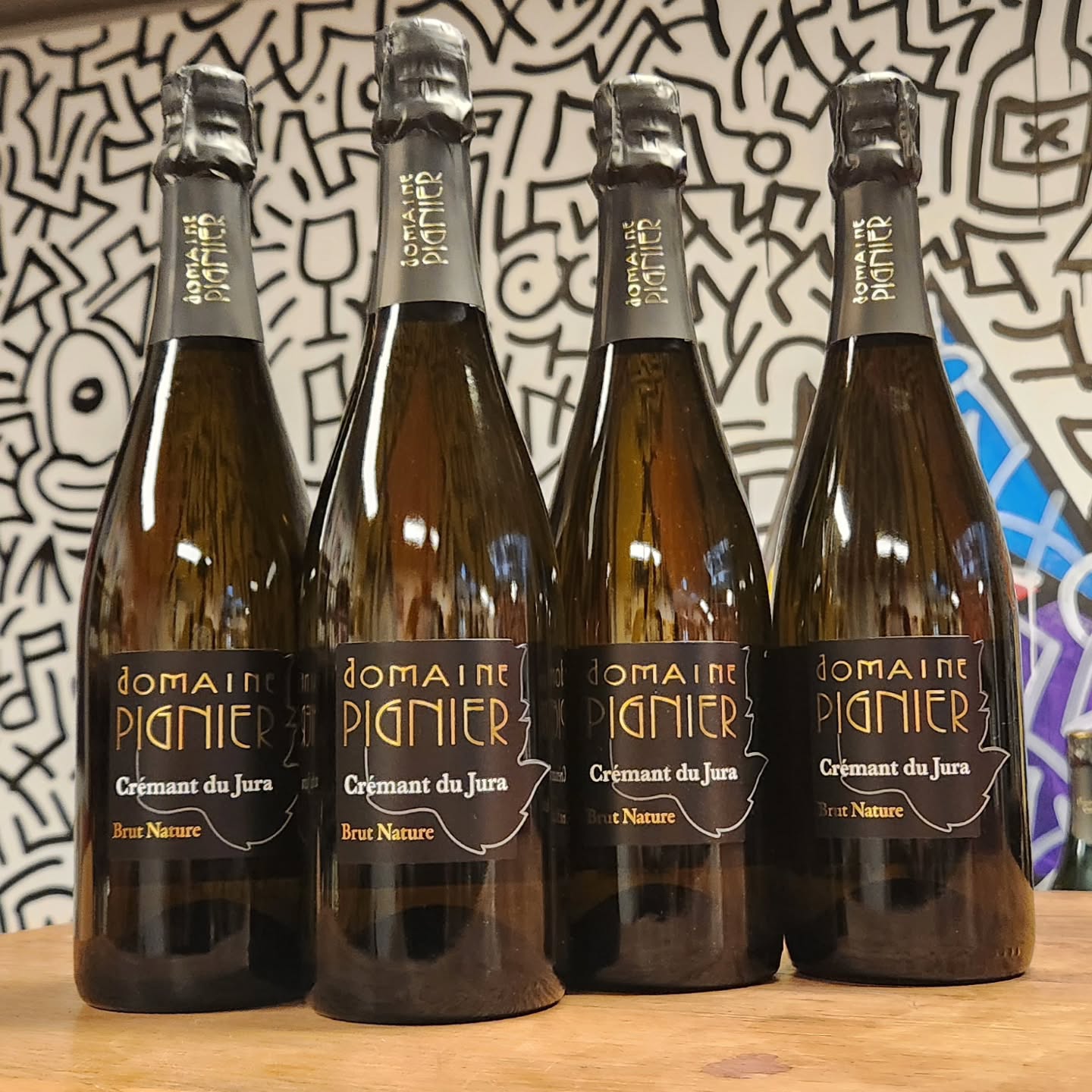 On a ramené le meilleur Crémant du Monde, celui du @domainepignier !!
Assemblage de Chardonnay et de Pinot Noir non dosé pour une élégance et une fraîcheur incomparable 🤤🤤🤤
#biodynamie #naturalwine #cremantdujura #winelovers #jurawine
Disponible aussi à @lanatureduvin