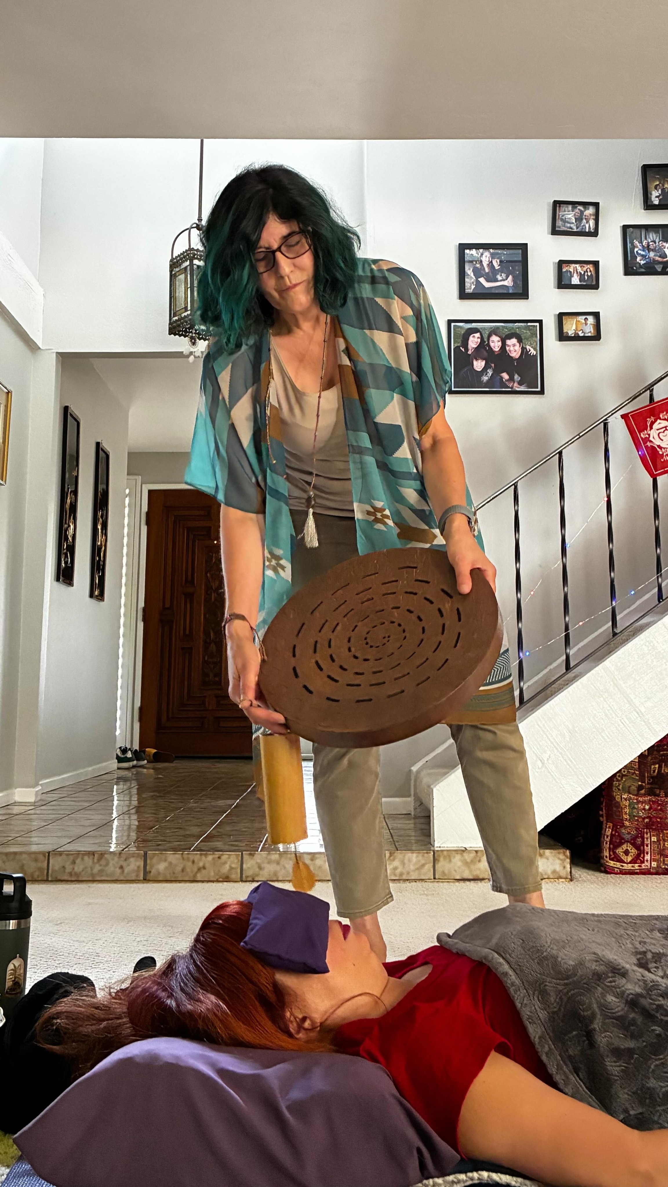 Today’s Sacred Grief Sound Bath felt so natural and aligned for me—bringing together grief education, guided meditation, Reiki, and sound healing in one sacred space. 🤍
What an honor to hold space for such beautiful souls today. Thank you to everyone who attended and allowed yourselves to soften, reflect, release, and receive support in community.
More Sacred Grief gatherings to come. If you are navigating grief, loss, or a major life transition and are interested in 1:1 grief support, please feel free to reach out. 🤍
#griefsupport #soundhealing #healingincommunity #mindfulness