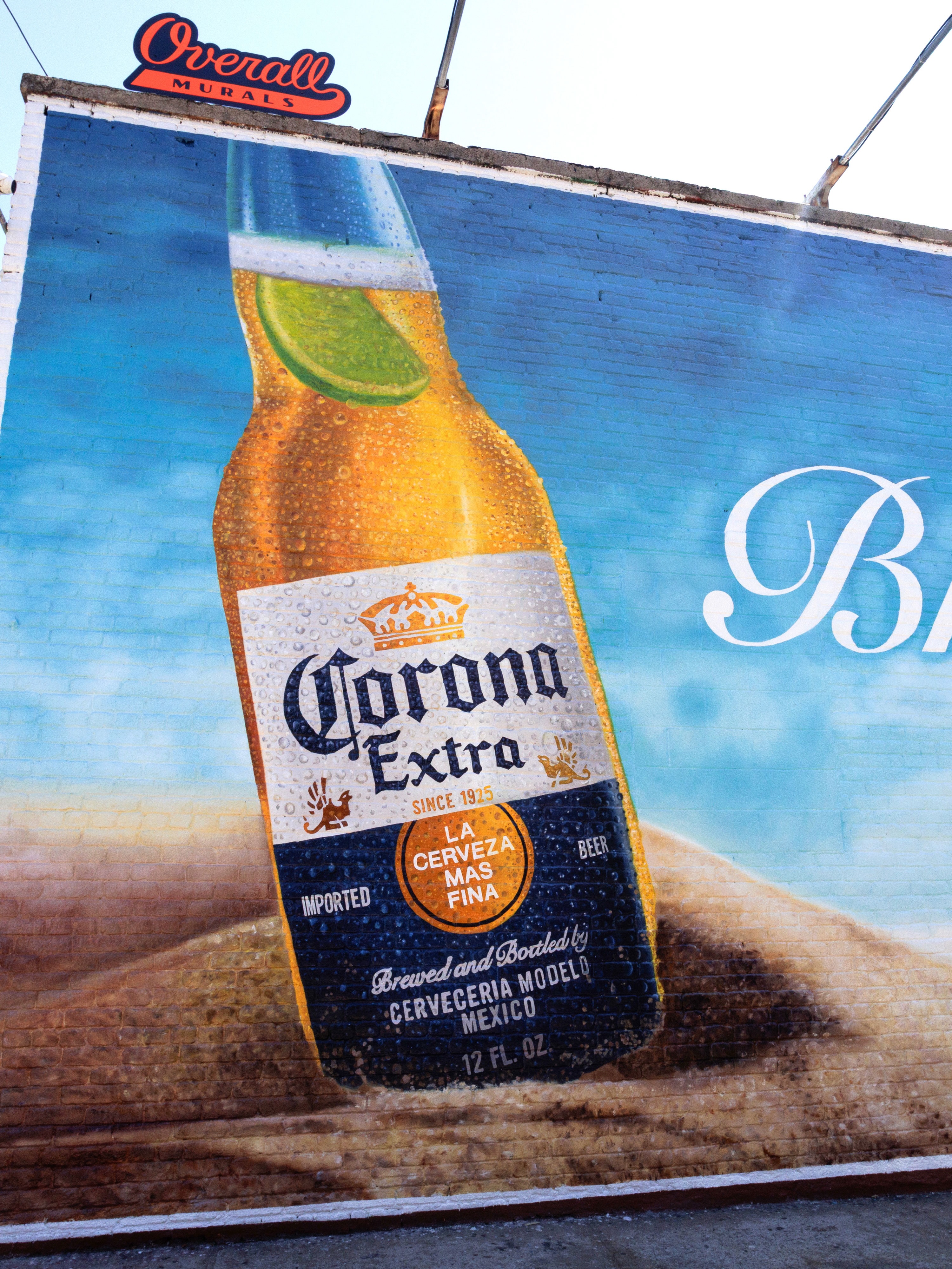 It’s a bad day to be a cold beer in Brooklyn 🕶️🌊🏝️🐚
🏷️
.
.
.
.
#overallmurals #trusttheprocess #killthepixel #handpaint #coasttocoast