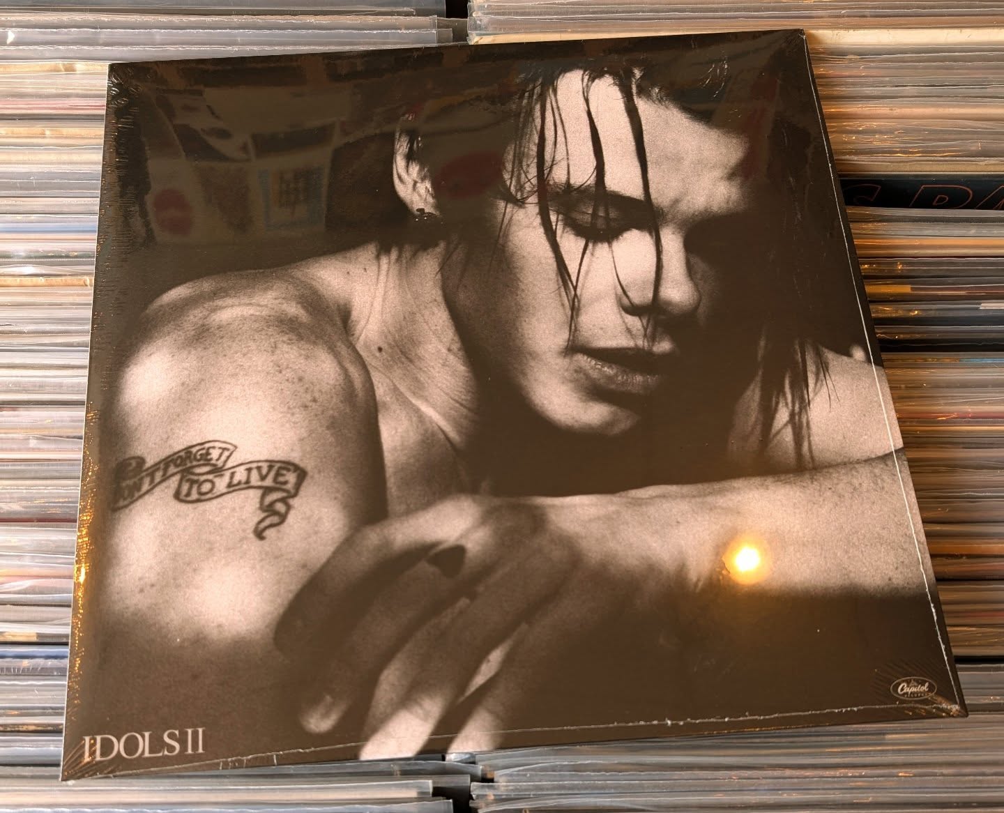 Bore da.
Park Street HQ Llanelli is open today until 5p.m. and we're also attending the Record Fairs Wales/Cymru Aberystwyth Record Fair.
Lots of lovely stuff available in store including these new arrivals from the likes of Yungblud, The Cranberries, Bleachers, Reverend & The Makers, A, X-ray Specs, and J. Balvin & Bad Bunny.
Bank Holiday Opening Hours also attached.
Have a great weekend 😀
#thesecond45 #llanellirecordstore
