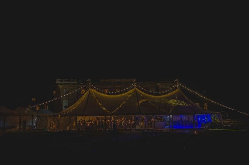 Elevate your evening reception ✨
Create a night to remember with cocktails flowing, lights glowing, music playing, and dancing all night long. 🥂🌙
Get in touch if you’re planning an unforgettable wedding celebration your guests will never forget.
@willsmarquees
📷 @nikithorpe_photography
🍾 & 🍽️ Yorkshire Party
🍸 @b_tched
🎶 @luvcat