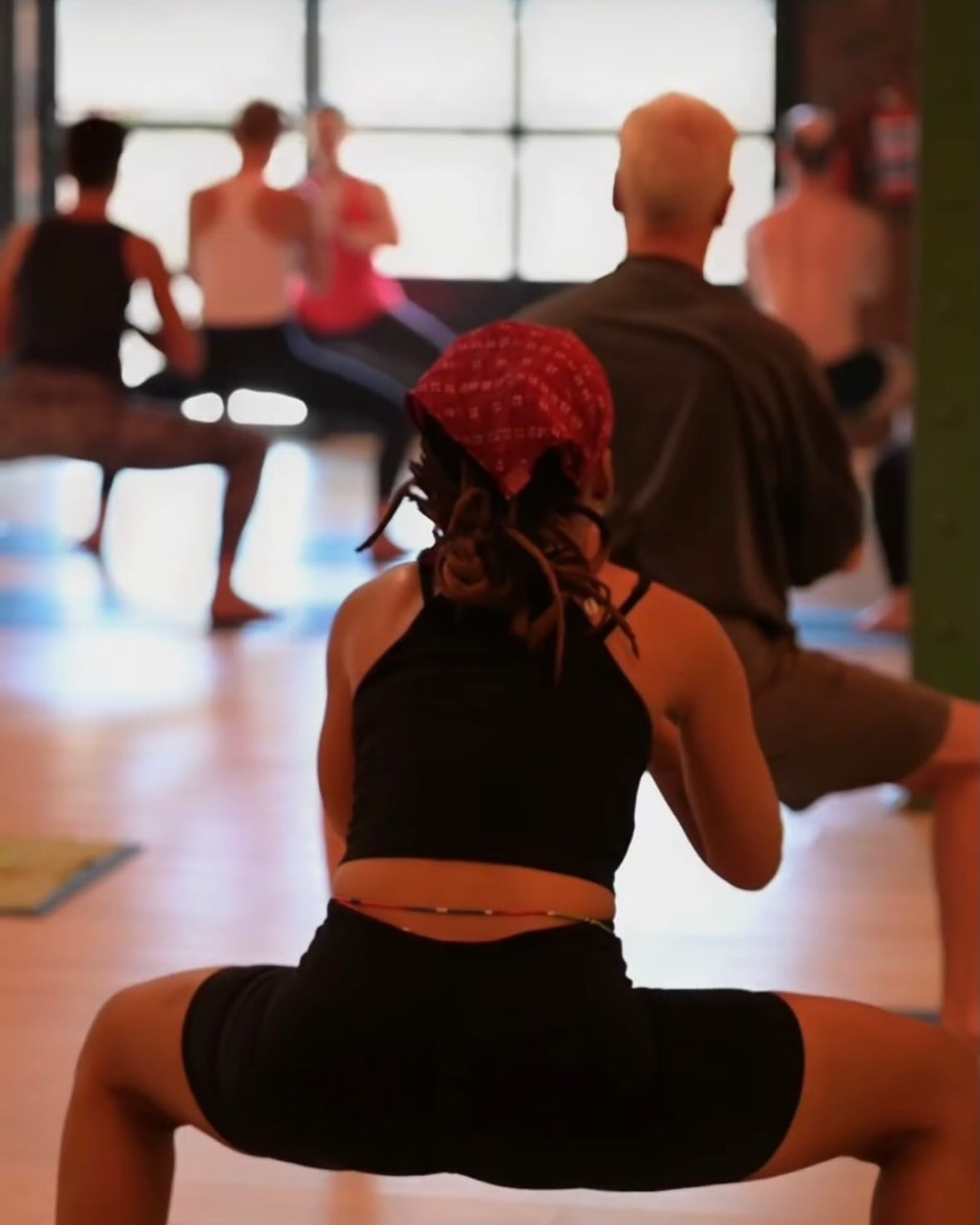 Rooted, steady, and fully present 🌿
Horse pose reminds us to stay grounded through the fire — building strength, focus, and resilience together. ✨🧘🏼♀️
There’s something powerful about moving as one community. 🤍
#yoyoga #yoyogacommunity #yogasouthafrica