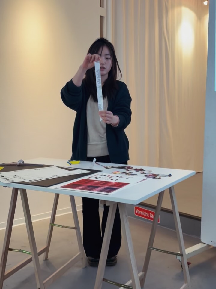 What a day yesterday! A huge thank you to our dear friends from @aki_art_and_design
For this year’s Paper Print, we teamed up on the development of the visual identity. Yesterday, we had the chance to experience the pitches from four different groups — all of them incredibly inspiring.
Now we’re facing a real dilemma: we actually have to choose one design. Just impossible. #paperprint2026