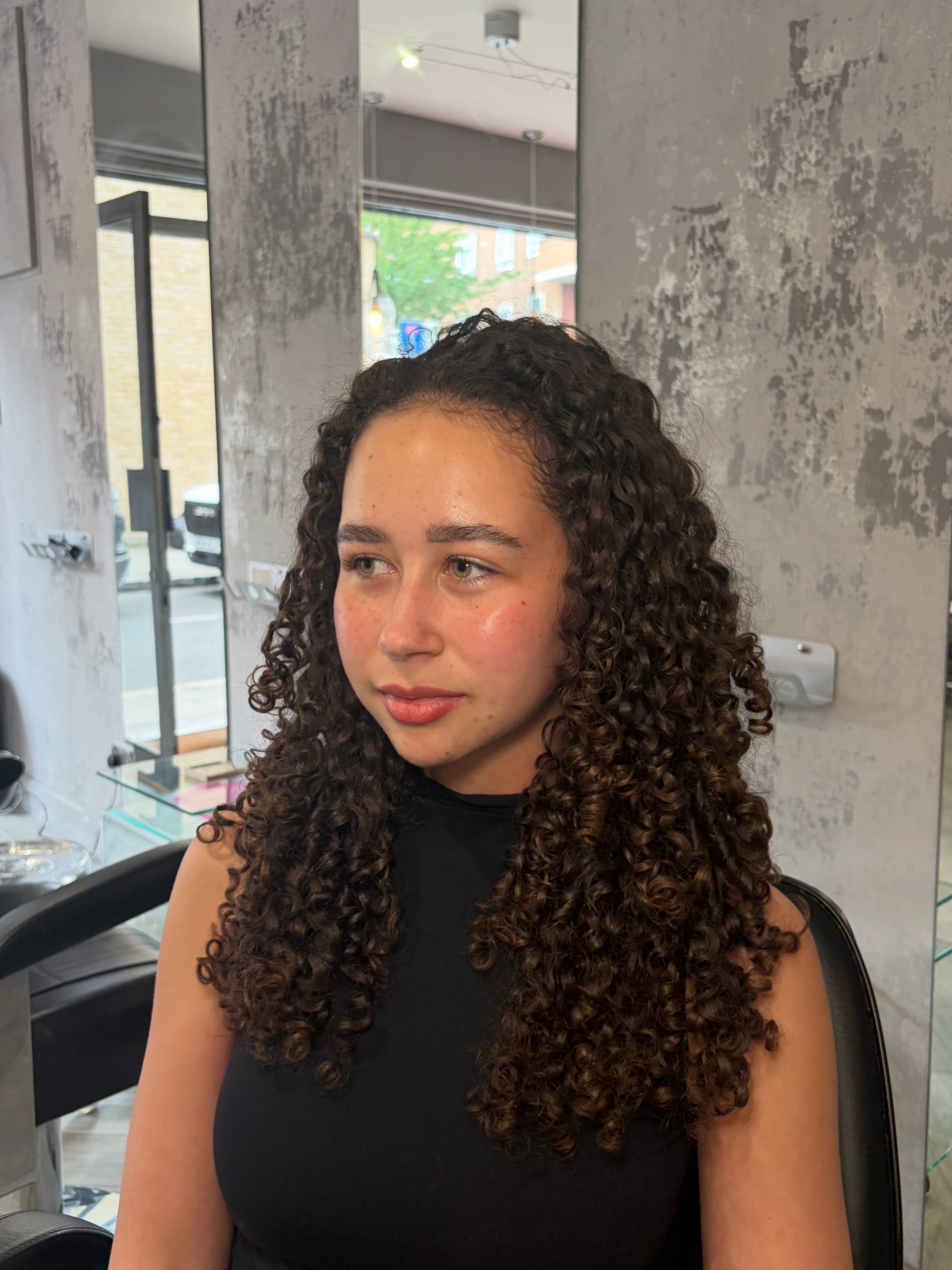 Bouncy, fresh curls ! 💜
#curltalk #curlyhairspecialist #explore #london