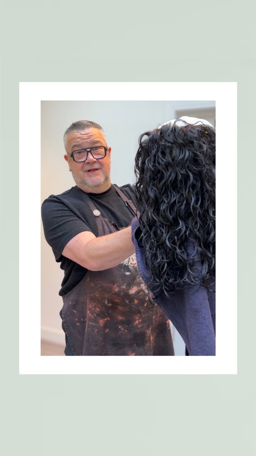 Monday wisdom from our lovely Consultant and Wig Specialist Andy, don’t go frizzy, keep the curls with this top tip! ❤️
#londonwigmaker #wigslondon #wigs #hairconfidence #curlyhair