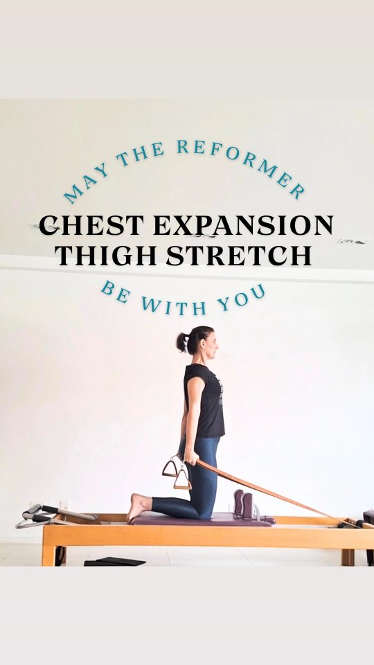 DIA 22 – Chest Expansion e Thigh Stretch
Yoda: “Poderosa você se tornou.”
Peito aberto, eixo firme. Presença total. E pernas bambas no final.
May the Reformer be with you com Reformer @equipilates_oficial é outro patamar.
@parceirosequipilates 👇🏻.
Cupom de desconto #moniqueayala