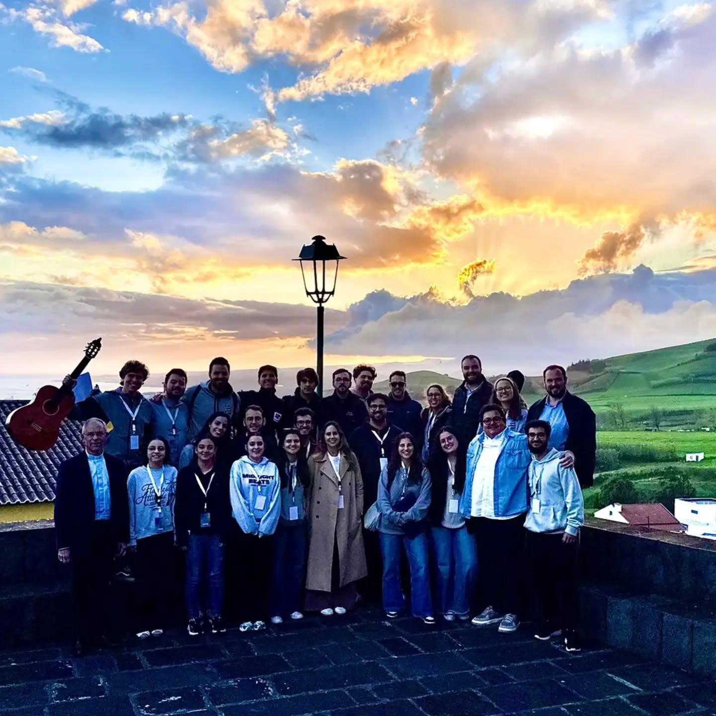 O XXV Congresso, decorreu nos passados dias 1,2 e 3 de maio, na ilha de São Miguel em Santa Cruz.
Foram dias de avaliação, reflexão e partilha, onde foram lançadas novas sementes para o futuro do Movimento e eleita a nova Equipa Coordenadora Nacional.
Tivemos também a honra da visita do Bispo de Angra e Ilhas, D. Armando Esteves Domingues, que nos deixou palavras de esperança, compromisso e coragem.
"A vida é o testemunho que fica."
Shalom ❤️💙