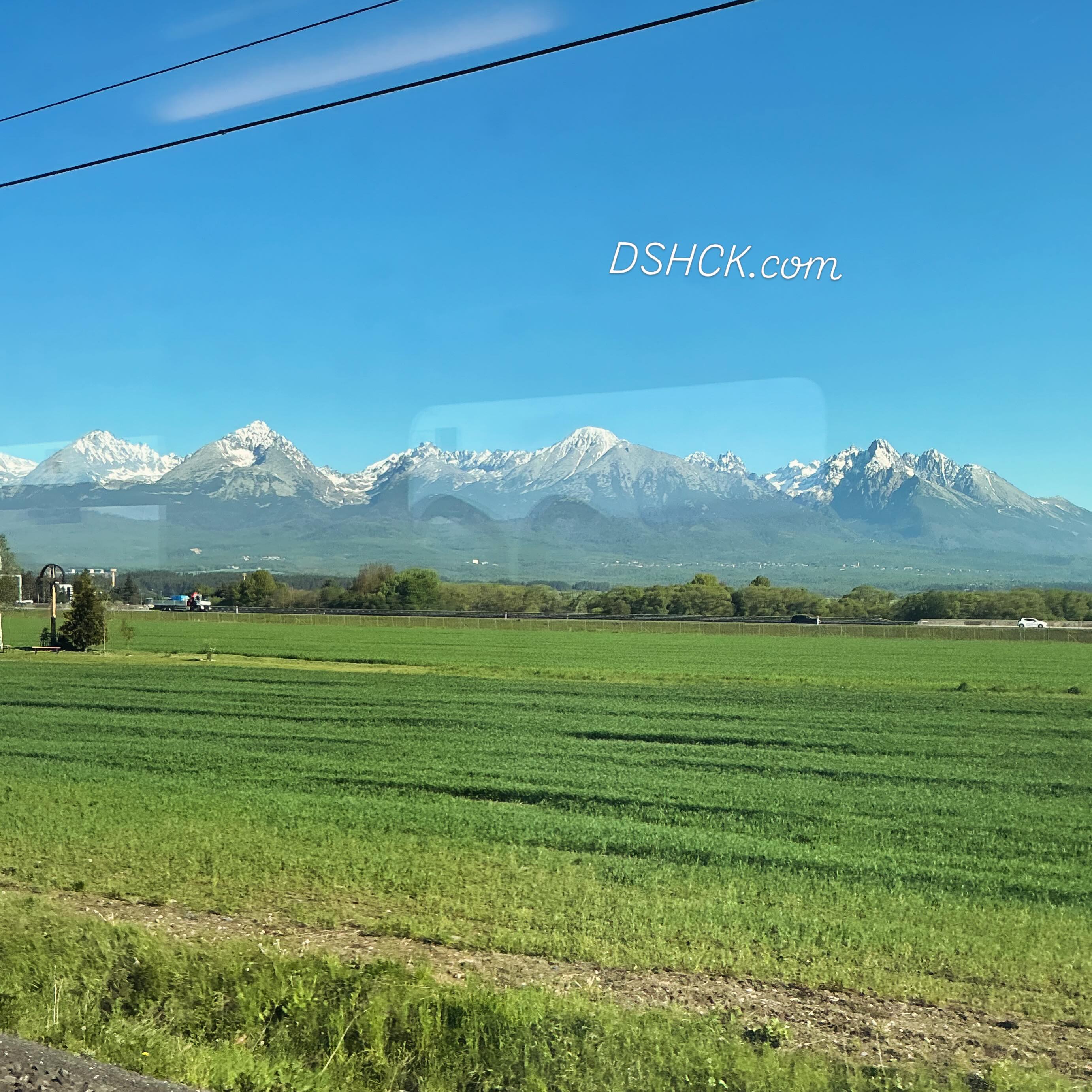 Sometimes, all it takes is one travel photo — and the right suitcase beside you.
DSHCK.com The best luggage in the world isn’t loud.
#traveling #travel #europe #lugguge