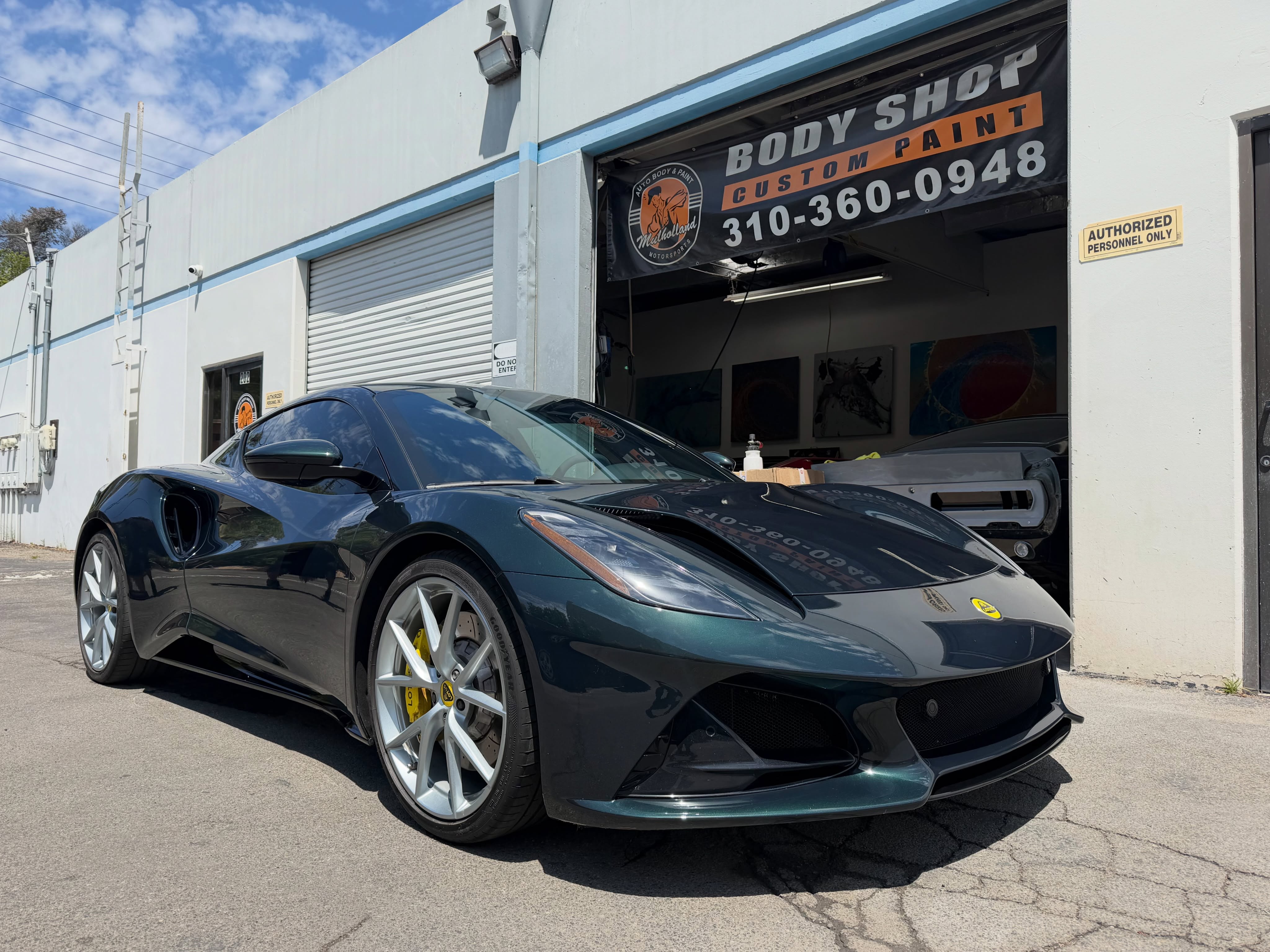 It was a pleasure working with you Cindy, thank you for your support.
#lotus #lotusemira #mulhollandmotorsports #autobodyandpaint #newburypark