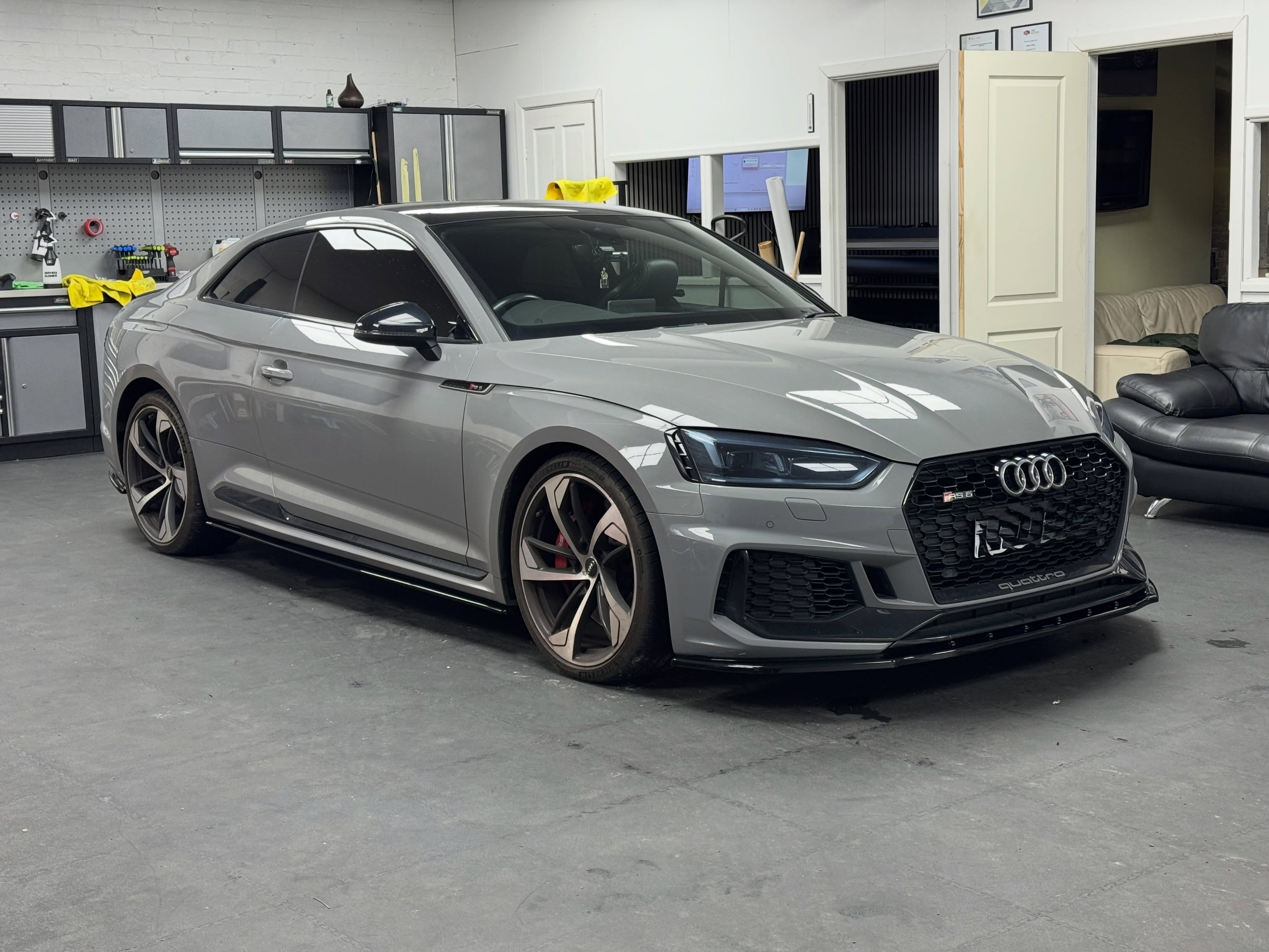 Full Maxton Design body kit fitted on this beautiful Audi RS5 👌🔥🔥 #audi #rs5 #bodykit #maxtondesign #thewrapper
