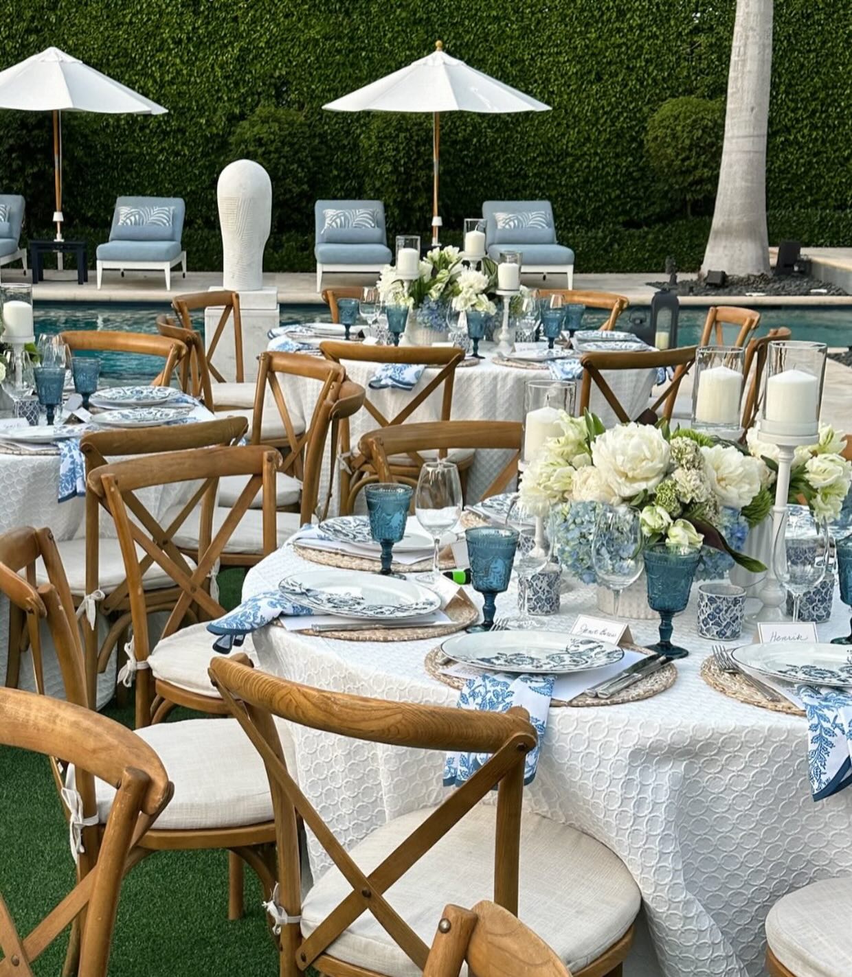 Think of your linen as the FIRST DESIGN DECISION you make for any tablescape. It’s the layer everything else builds on. The color anchors the design palette, the texture adds depth and dimension, the fabric tells your guests what kind of experience they’re in for before they even sit down.
See what’s possible with Party Table linens >> bit.ly/PartyTables #LinkInBio
Planner: @RichardGrilleEvents
Linens: @partytables_linensanddrapery
Tabletop Rentals: @eventsontheloose
Chairs: @elementsandaccents
#EventDesign #WeddingDesign #TablescapeDesign #EventLinens