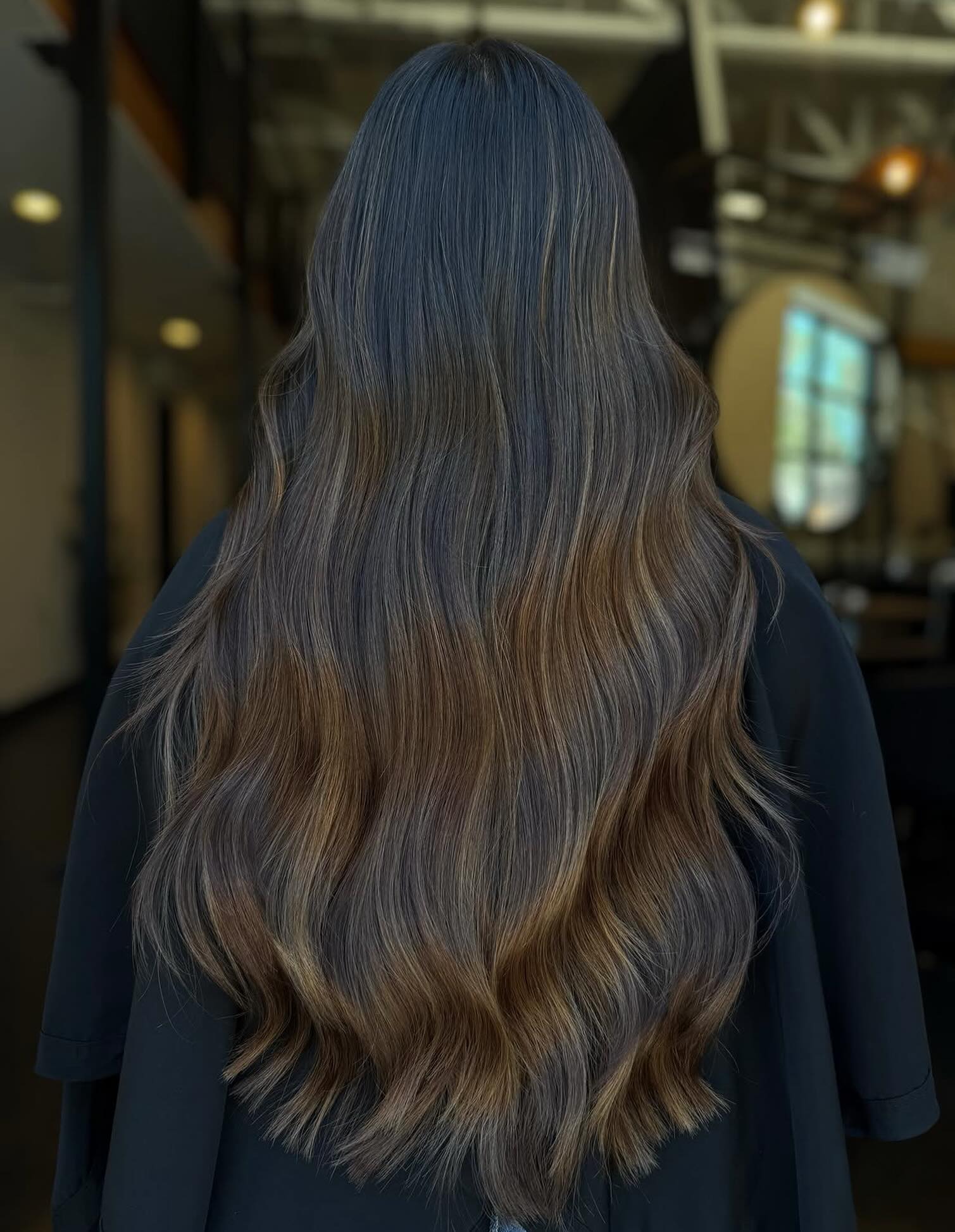 Subtle highlights that make a huge impact ✨ book your next confidence-building, mood-boosting, “oh my god I love it” hair appointment with our talented team of artists today ✨
Hair by Maria
#renosalon #renohairstylist #renoblonding #renobrunettes