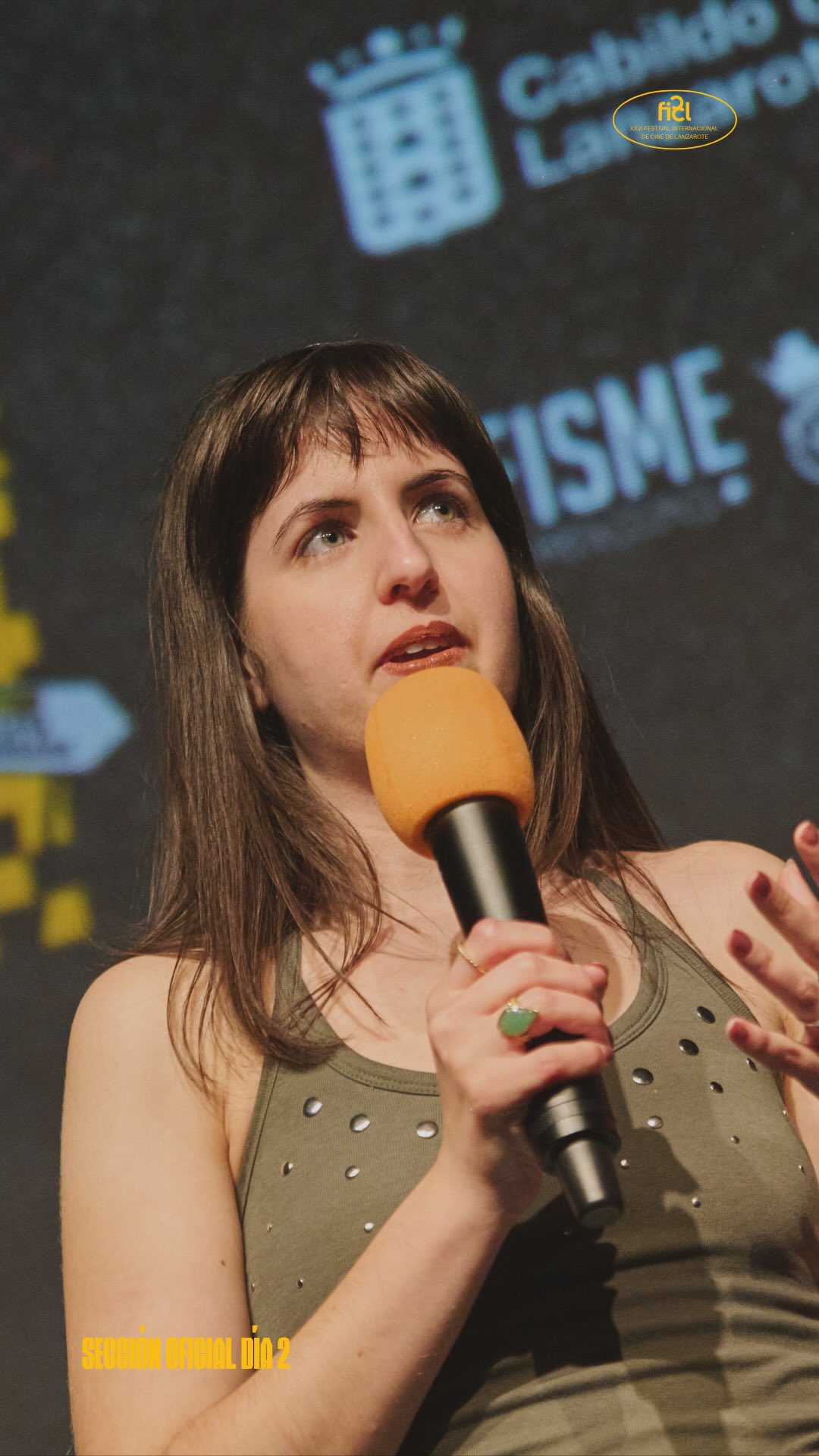 ¡Más talento se citó ayer en el festival! ✨
En la tarde de ayer disfrutamos de una nueva jornada de proyecciones en @cicelalmacen, que ha contado con la presencia de algunos de los directores y directoras invitados de esta edición 🎬
🎥 En la jornada de ayer se proyectaron las obras seleccionadas en las categorías nacional, internacional y animación y pudimos charlas con los representantes de los cortos “Niña”, de María Godoy; “Sopro”, de Fernanda Beling; “Sorry, Little Pirate”, de Nicolas Sos; “Fue un verano”, de Sandra del Olmo; y “Dear Leo Solosky”, de Weronika Szyma 💛
A través de cortometrajes que abordan desde la superación de traumas infantiles y las complejas dinámicas de género en la juventud, hasta la infancia queer, el cine social o la búsqueda de las propias raíces, el festival se consolida como un espacio de reflexión profunda y diálogo multicultural. Un viaje lleno de introspección y emociones que demuestra y afirma el poder del cine para conectar realidades 🎞️👏🏻
Consigue tus entradas para el resto de proyecciones de esta semana en www.ecoentradas.com 🎫
@arrecifecultura @ayuntamientodearrecife @lanzarotefilm @cabildodelanzarote @canaryislandsfilm @culturalanzarote @cact_lanzarote @minturgob @islascanariasoficial @icdcultural @planderecuperacion
Financiado por la Unión Europea - Next Generation EU
#FICL26 #FestivalInternacionaldeCineLanzarote #CineLanzarote