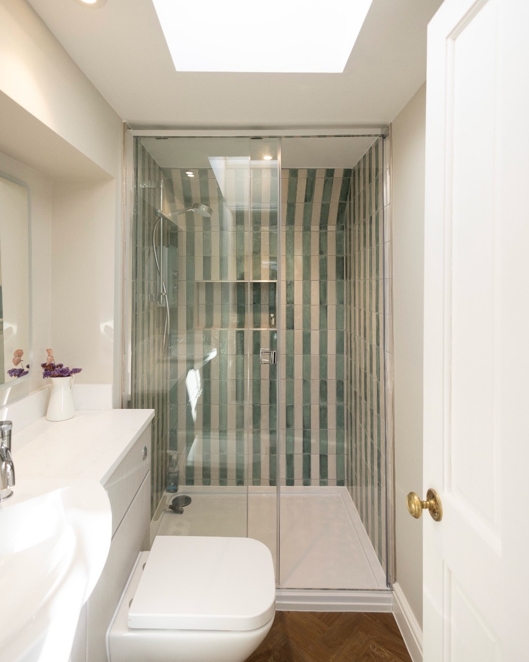 A little stripe moment.
Smart layout, fresh finishes, and a bathroom that feels bigger than it is.
Get in touch with our team today for a free visit and quote 🙌
🌐 dandbbuilding.co.uk
📲 01727 514020 | 07764745711
📧 ben@dandbbuilding.co.uk
📍 St Albans, Hertfordshire
We work primarily in Hertfordshire, with recent projects in Redbourn, Harpenden and St Albans.
#HertfordshireBuilders #StAlbansConstruction #HertfordshireConstruction #StAlbansBuilders #HomeRefurbishment