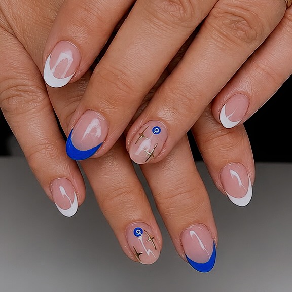 Nails ready for a gorgeous holiday to Greece 🏛️🇬🇷