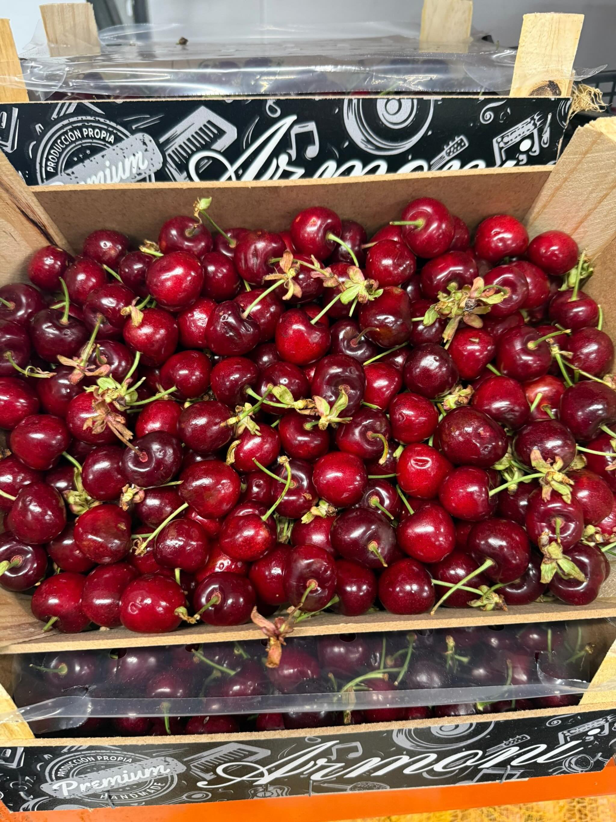 Honestly my favourite summer fruit.
Fresh in from my vegetable and fruit supplier @bramleys_wholesale1 I source the freshest and best ingredients possible.
Visit www.personalchef.me.uk to book in your dinner for 2026.
#privatechef #personalchef #cotswolds