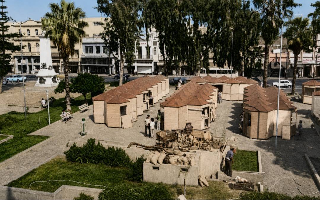 Publicación original de Rodrigo Cameron: "Antiguos puestos de artesanos en la plaza Sotomayor "plaza del Mercado".
Marzo 1987"
#antofagasta
