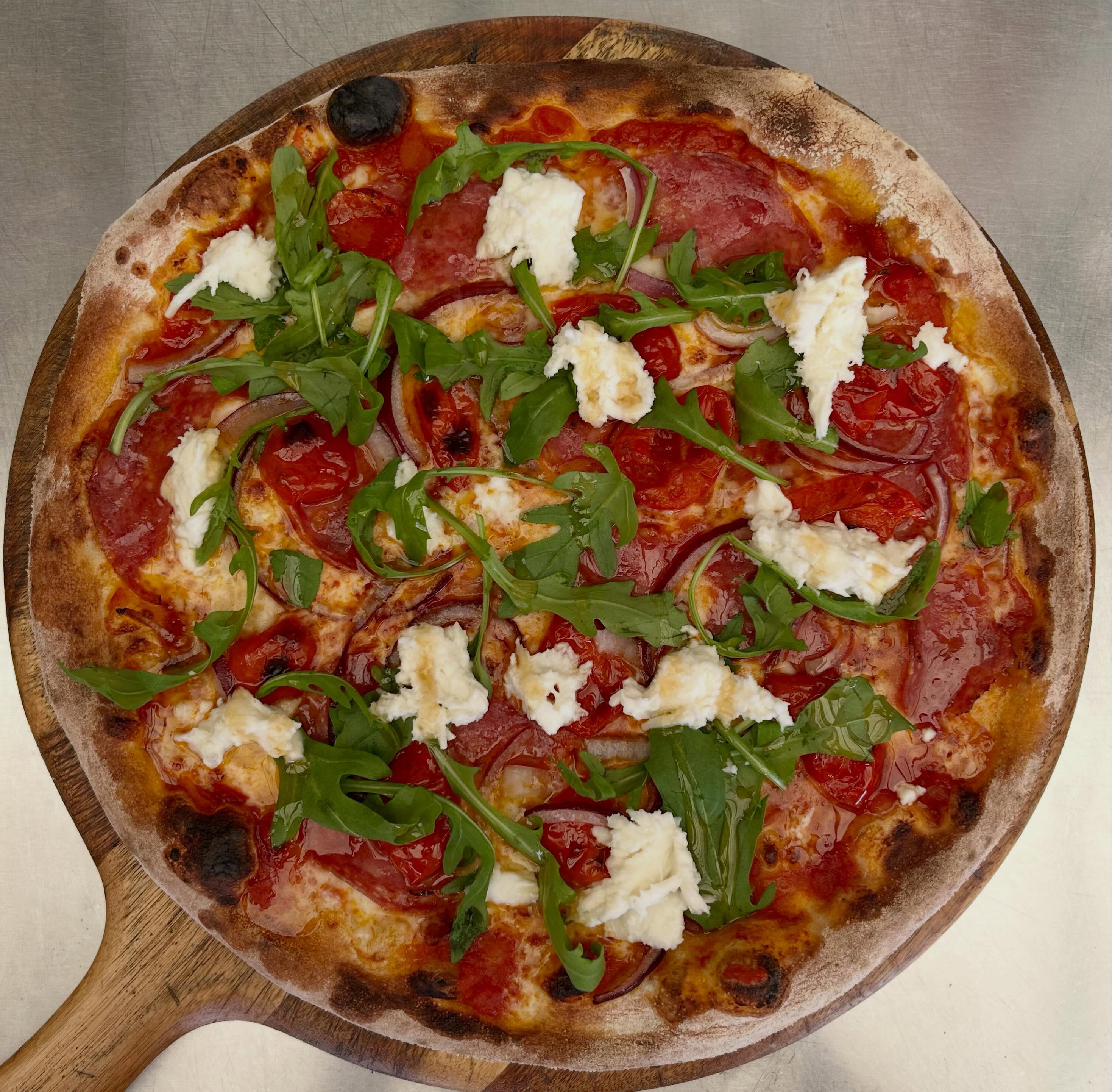 Sunshine incoming 🌞 🍕
#sunshine #pizza #yay