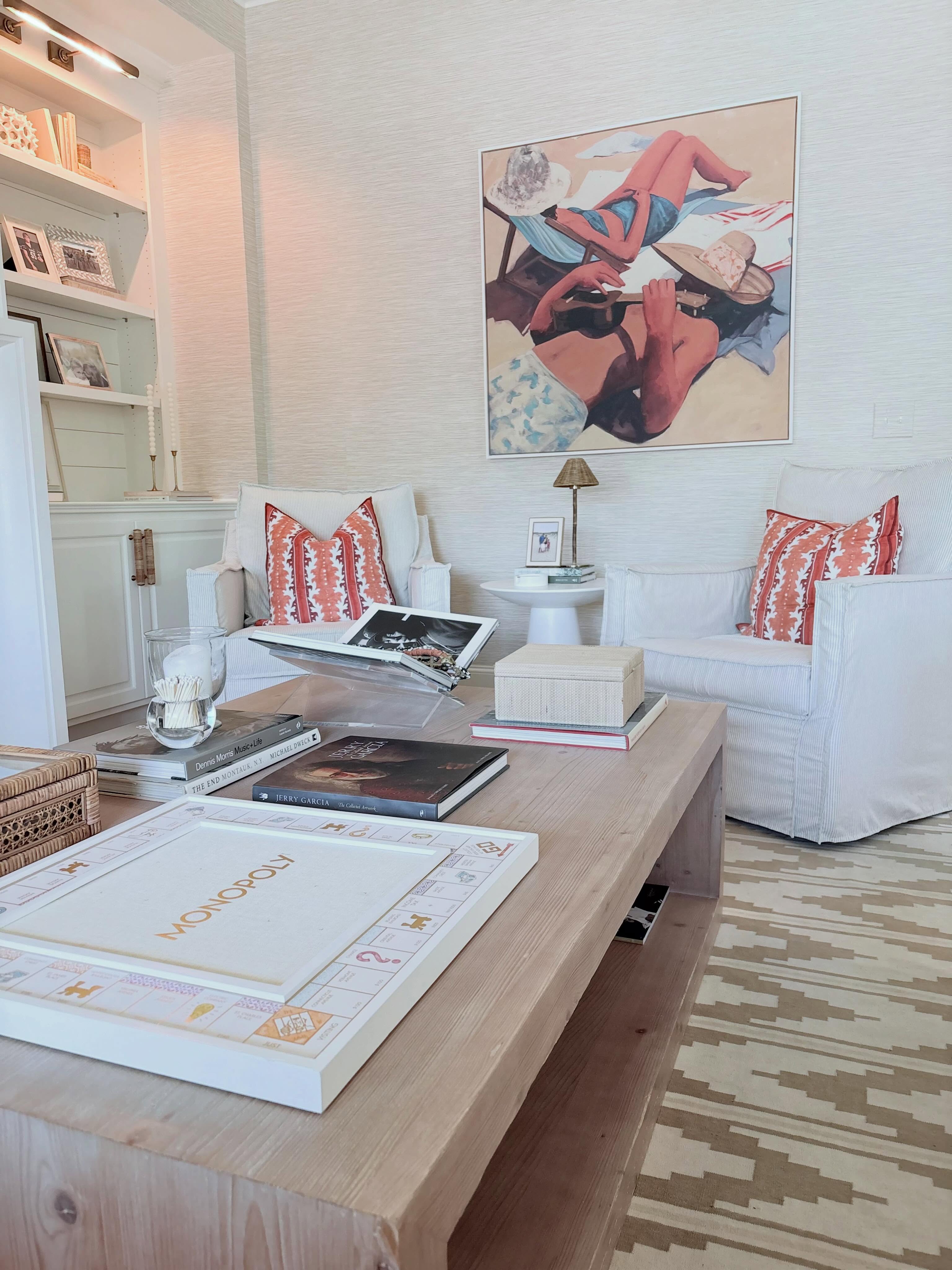 A well-designed home should tell your story. From meaningful art selections to layered styling details, our full-service design process is rooted in getting to know the people who live there. We love discovering our clients’ interests, travels, collections, and the way they want a space to feel — then thoughtfully weaving those elements throughout the home to create something personal, lived-in, and uniquely theirs.
At Hayes + Nash Design Co., every room is designed with intention… because the best spaces feel like an extension of the people who call them home. ✨