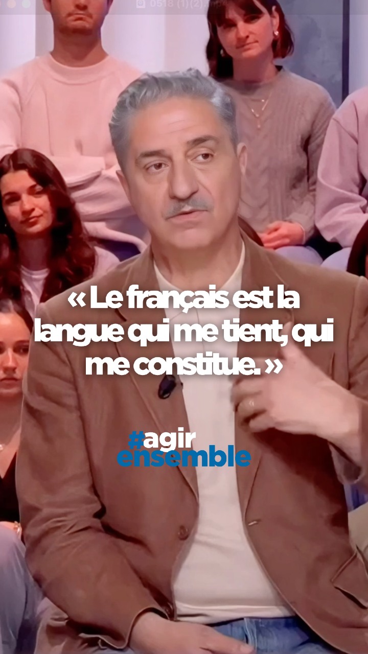 « Le français est la langue qui me tient, qui me constitue. »
À l'approche de la sortie très attendue du film « La bataille de Gaulle » au cinéma le 3 juin prochain, l’émotion s'invite sur le plateau.
Comment s'imprégner d'un personnage aussi monumental ? Entre solitude, intimité et la folie de l'histoire, Simon Abkarian livre un témoignage bouleversant sur son rapport viscéral à la France.
📅 Au cinéma le 3 juin 2026
#LaBatailleDeGaulle #SimonAbkarian #CinemaFrancais #Histoire #CharlesDeGaulle #GrandÉcran #Cinéma2026