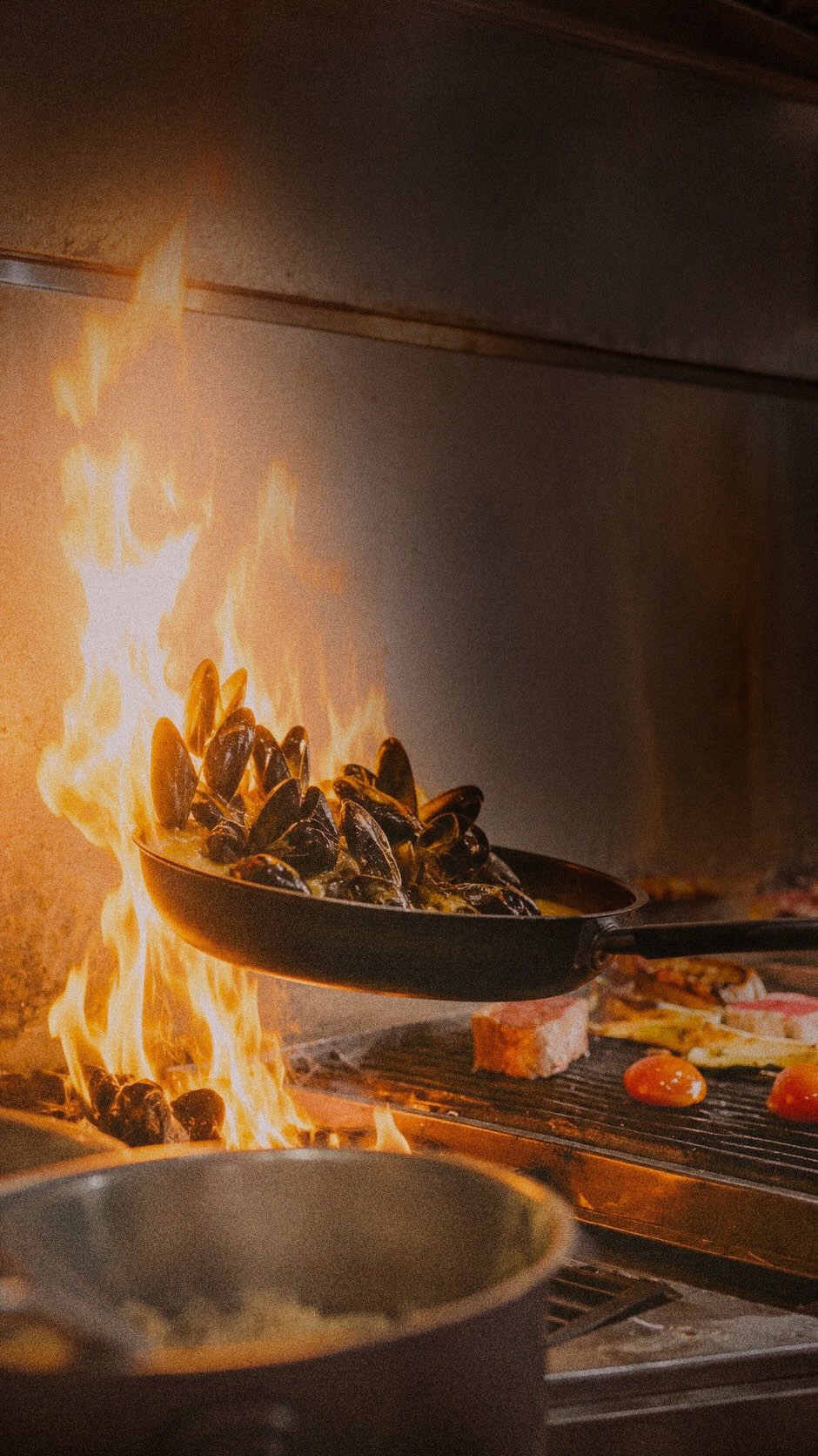 At Siga La Vaca, the grill is at the heart of everything we do. Parrillada de Mar brings that same fire and flavour from the sea, with shrimp, octopus, salmon and mussels all prepared over the grill and served as one generous platter for the table.🔥
