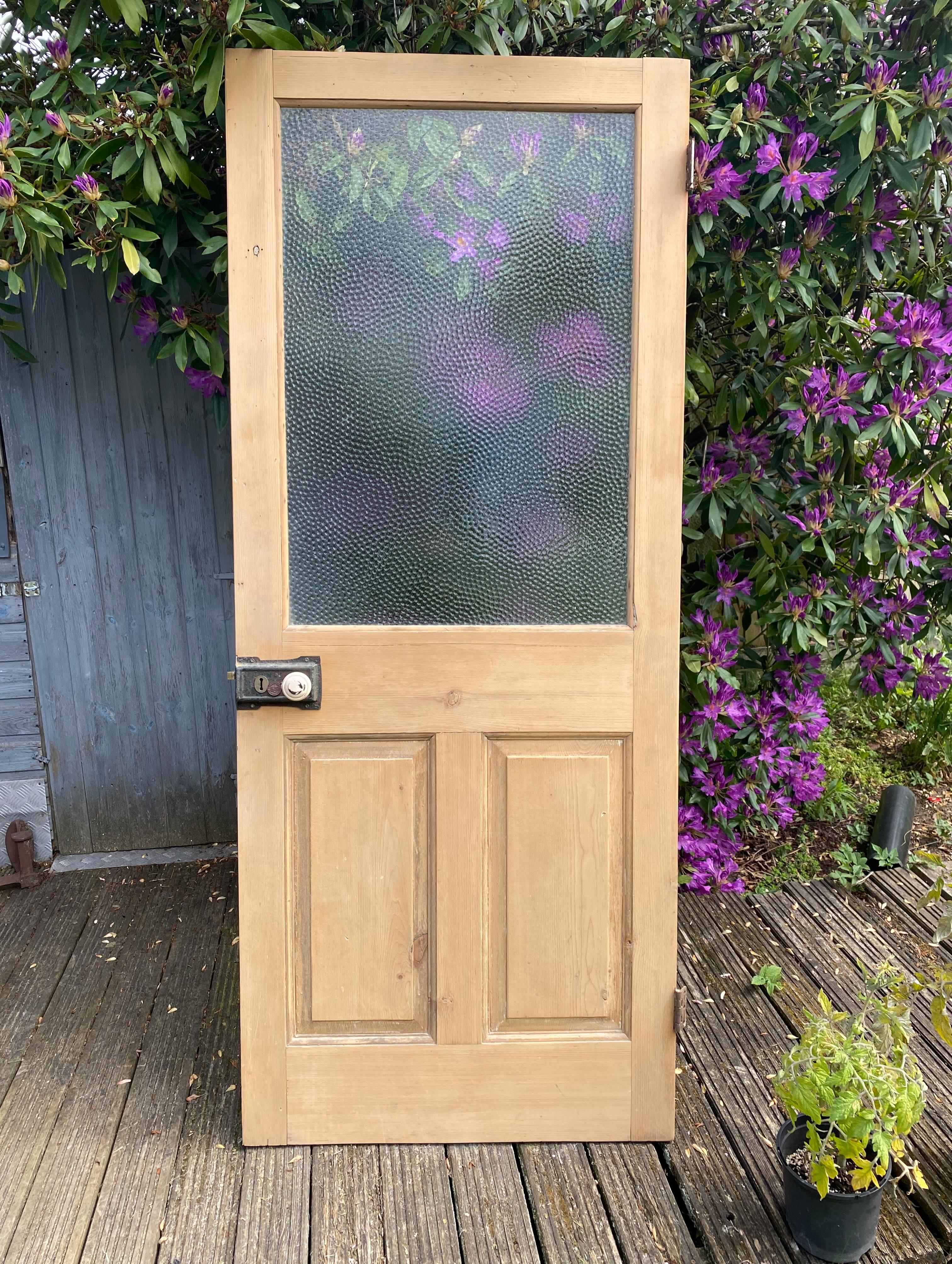 Not our usual stock but this door has been part of Vintage Home history. Bought for our shop in Wayfarers, came with us to Birkdale and Churchtown. We’ve tried to fit it in at home sadly to no avail!
An original Victorian internal pine door with ‘bubble’ glass, perfect for a period home. Can you make it fit ?
Measures 196 cms high x 81 cms wide x 3 cms thick
£85 with free local delivery
#victorianpine #periodhome