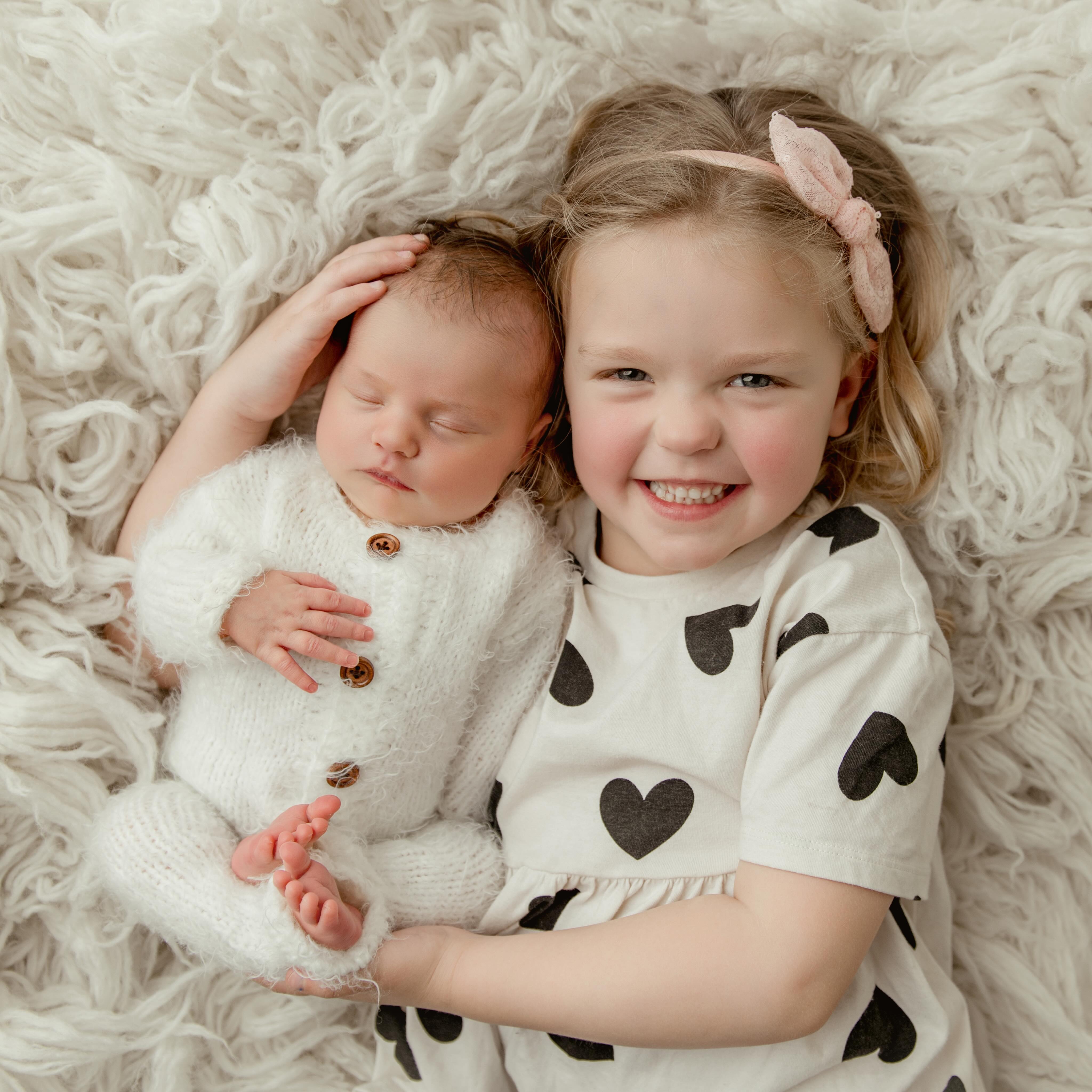 Sisters 💕🥹
Best friends always and forever. How privileged am I to capture these precious moments for a lifetime.
#wiltshirenewbornphotographer #hampshirenewbornphotographer #salisburynewbornphotographer #tidworthnewbornphotographer #winchesternewbornphotographer
