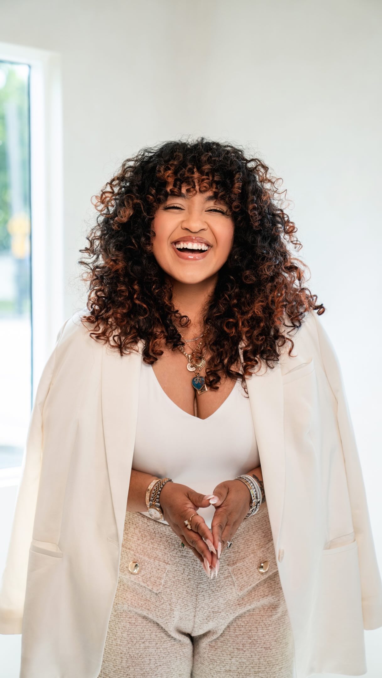 I cooked up vision.
I cooked up strategy.
I cooked up businesses rooted in purpose, alignment, and soul.
Because building something that actually reflects who you are hits differently.
The energy is different.
The way it expands is different.
The way people connect to it is different. 🤍
When your business is built from alignment instead of just obligation, people can feel it.
The revenue will always follow.
I currently have ONE opening left for my Founder Advisory Partnership
A private business strategy experience for visionary entrepreneurs.
If you’re ready to build with more clarity, intention, and alignment, the application link is in my bio. ✨”