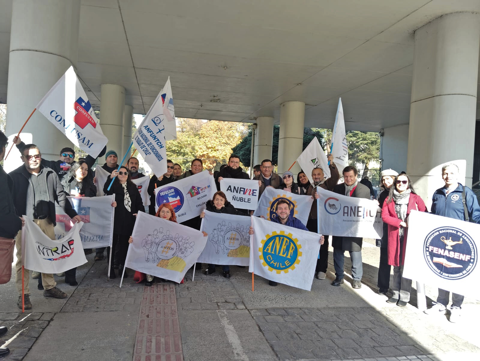 📣 ANFINE se moviliza en rechazo al proyecto de “Reconstrucción Nacional” en el Congreso Nacional en Valparaíso y en distintas Regiones
En el marco de la convocatoria realizada por la ANEF, la Mesa del Sector Público y la Central Unitaria de Trabajadores, ANFINE se movilizó este martes 19 de mayo 2026. Nuestros dirigentes y dirigentas a lo largo del país se desplegaron para expresar su rechazo al denominado proyecto de ley de “Reconstrucción Nacional”.
📍 Revisa la nota, imágenes y comunicado aquí 👉 www.anfine.cl/post/anfine-se-moviliza-rechazo-proyecto-reconstruccion-nacional
#ANFINE #ANEF #DefensaFunciónPública #NoAlPlanDeReconstrucción #DerechosSociales #ReducciónFiscal #RecortesPresupuestarios