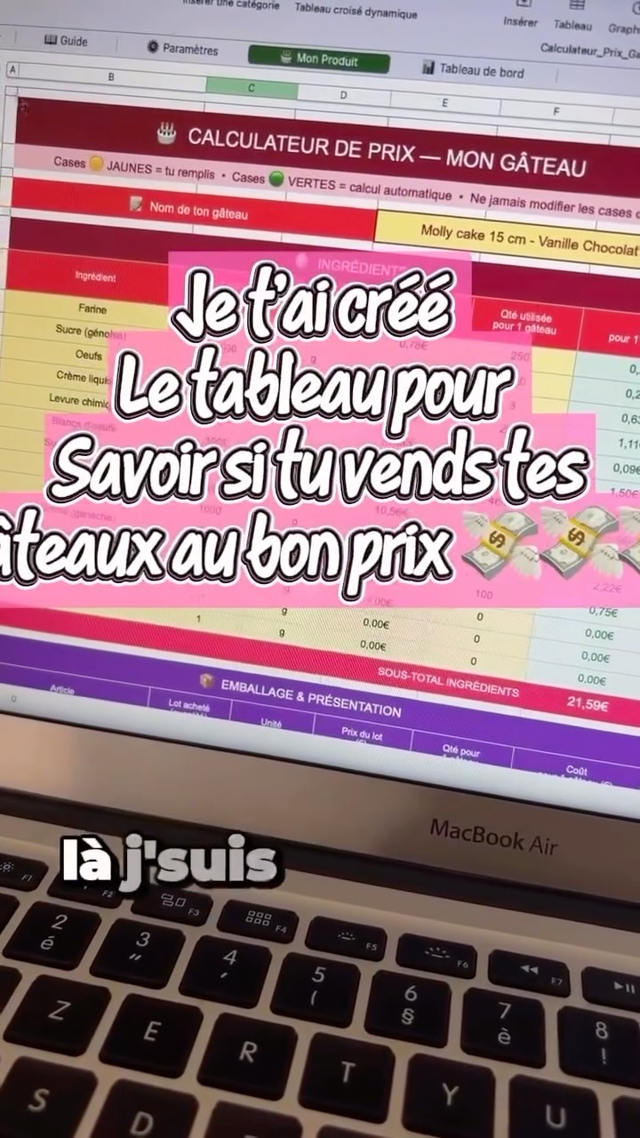 “Mais pourquoi tes gâteaux sont à ce prix-là ?” 🫠
Parce qu’un gâteau…
ce n’est pas juste de la farine et des œufs. 😭
C’est :
• les matières premières
• les emballages
• l’électricité
• l’eau
• les charges
• l’URSSAF
• le temps passé
• les heures de déco
• le loyer
• et accessoirement… le fait de réussir à se payer à la fin du mois. 😂
Du coup je suis en train de recréer un outil COMPLET de calcul de coûts et rentabilité pour apprendre à vendre ses gâteaux au JUSTE prix. 👀
Et honnêtement…
ça risque d’éviter à beaucoup de cake designers de travailler 15h par jour pour gagner 3 Curly et un Capri-Sun. 💀
Ce logiciel fera partie de la formation. 🫶🏻
#cakedesignbusiness #cakebusiness #entrepreneuse #cakeartist #formationcake