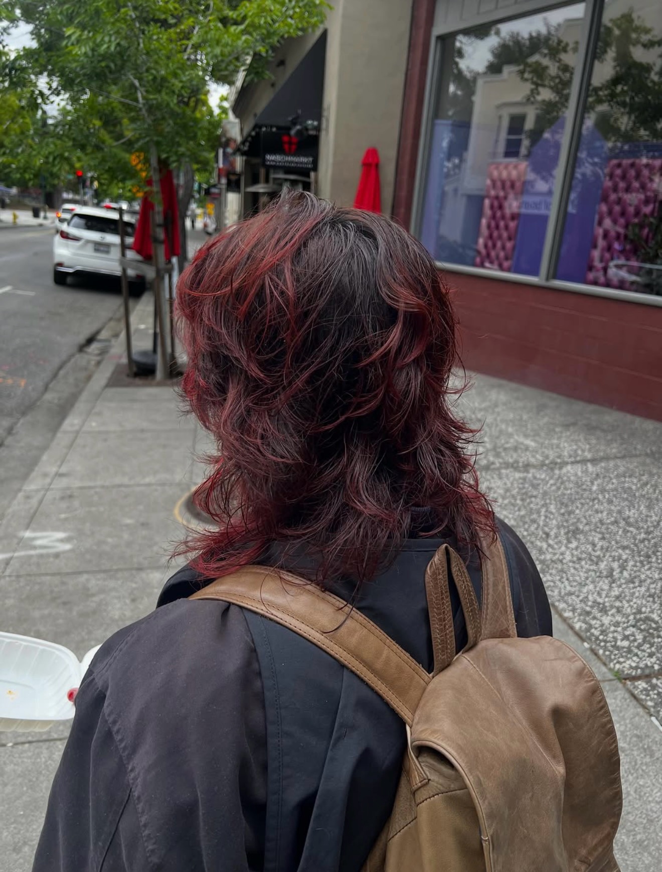 We’ve got a new stylist ‼️
Welcome Brandon! Coming in strong with this red highlight refresh and haircut that perfectly accentuates this client natural waves 🙌
#newstylist #sanjosehair #bayareahair #coloredhair #althair