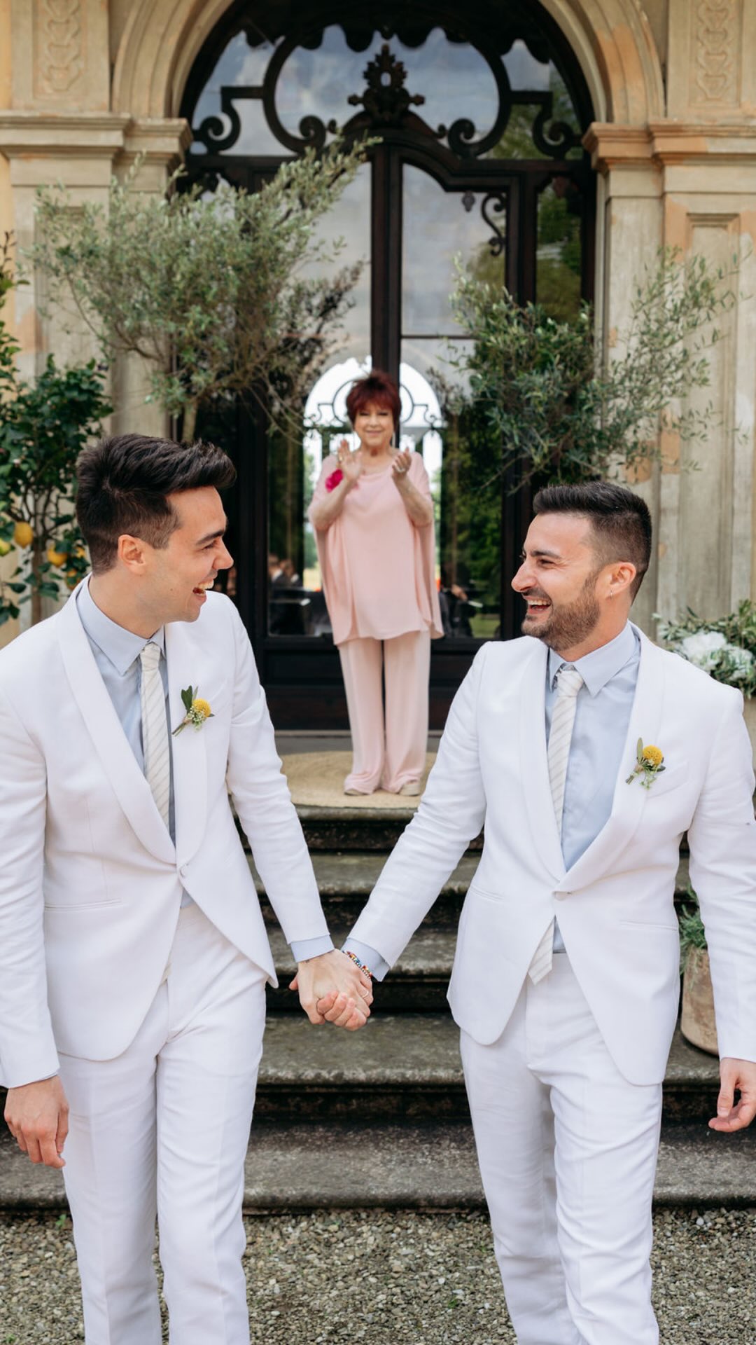 Autenticità: con questa parola descriverei questa coppia e questo matrimonio.
Rendere reale, il sogno e la visione di Emi ed Andrea è stata una vera gioia ed un grande onore.
Grazie di averci permesso di vivere con voi, le vostre famiglie ed i vostri amici, questo giorno autentico! 🤍 @emanueleferrari @andiori
—
Authenticity: that’s the word I would use to describe this couple and this wedding.
Bringing to life the dream and vision of Emi and Andrea was a true joy and a great honor. Thank you for allowing us to share with you, your families and your friends, this authentic day! 🤍
WP: @noviaweddings
Venue: @cortedivillaspalletti
Flowers: @mirtilla_laboratorio_floreale
Video: @ludovicamossina_videomaker
Design: @qouidesign
Music: @music4_musica_per_eventi
Caterer: @pertecatering
Cake: @creazionidava
Light design: @weddinmusic
#DestinationWeddingPlanner #LuxuryWeddingPlanner
events in italy | wedding in Italy | wedding inspiration
