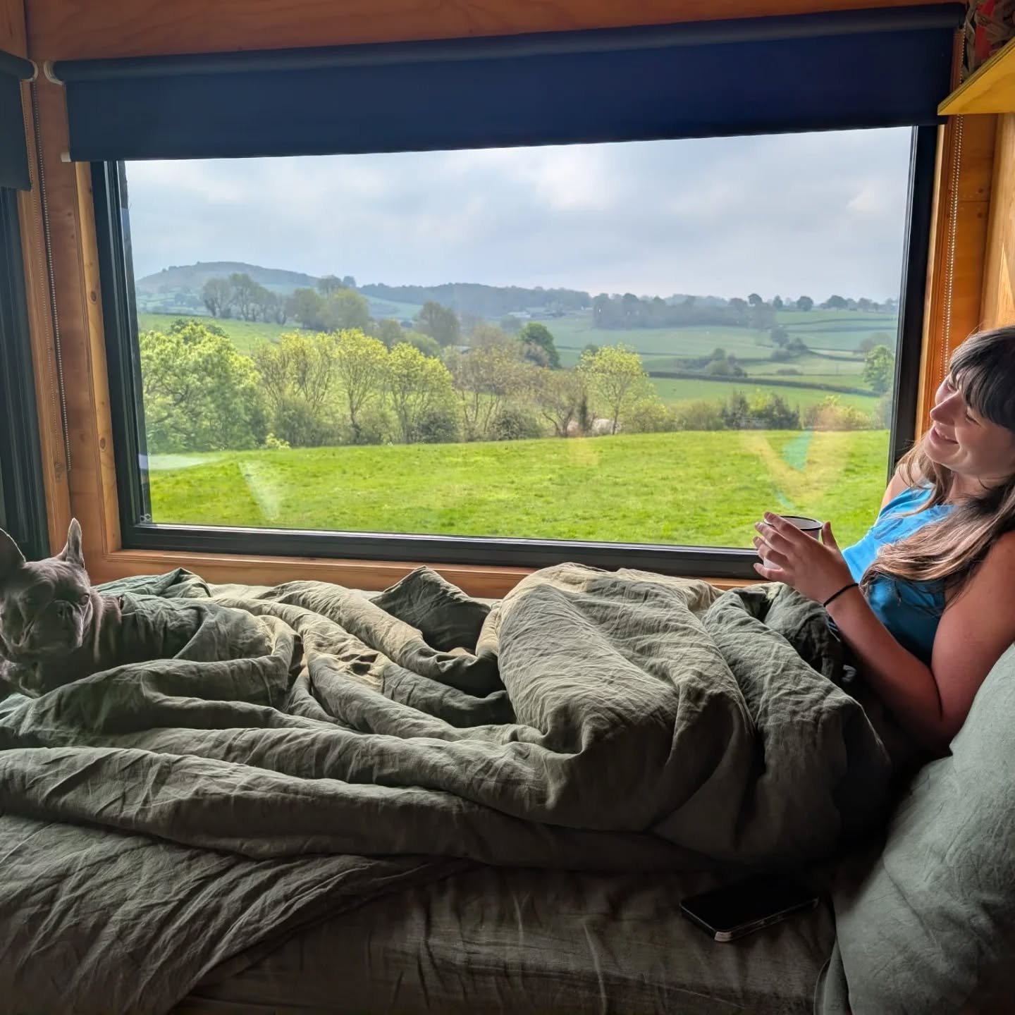 Spring 🌿☀️
Woweee Sheesh golly gosh what a few months. Some outrageously beautiful moments, some big BIG shifts moving through, old shadow rising and hitting me square in the chops, and lots of time in nature with my Betsy 🐕.
🌿.Time In Wales with my loves ❤️🐕
🌀 Having the honour of being invited by @clare_walters
@gillian_reeves to run a Breathwork journey for the first ever @thirdspacelondon group exercise summit.
🫁 Small Group Breathwork, my fave Friday night @sevenlionyard 🦁
💻 Mental health awareness week brought some beautiful experiences In corporate spaces! A road trip to Oxford this week to bring a wellness day to @bicestervillage and a week of big online breathes for companies from their desk.
🌅 May Half Day Retreat JOY
🌿.Mode time in nature with my dog and my greek 🇬🇷. Also greek Easter fun and a proud Kostas who made Easter dinner.
🫁 121 Breathwork magic in the Clapham Den
✨ A new trauma informed training with @intuitivebreathworkuk
🔥 And an incredibly special practice, creating The Big Practice with @leooppenheim and an incredible team. How magic.
💻 And the online 121 space was FULL of magical shifts. Fuelled alot this month by my faves @drfunkdrinks
I'm off to @vervefestival tomorrow and can't wait for a magic weekend of wellness with a sprinkling of facilitation.
What a few months.
Excited to move into solstice season ☀️. Some.mega solstice events coming up - hit the link in my bio to find out more and book.
Let's see what the sun brings 😉
Xxxxxxx
Jenny
.
.
.
.
.
.
.
#londonyoga #breathwork #soundhealing #londonbreath