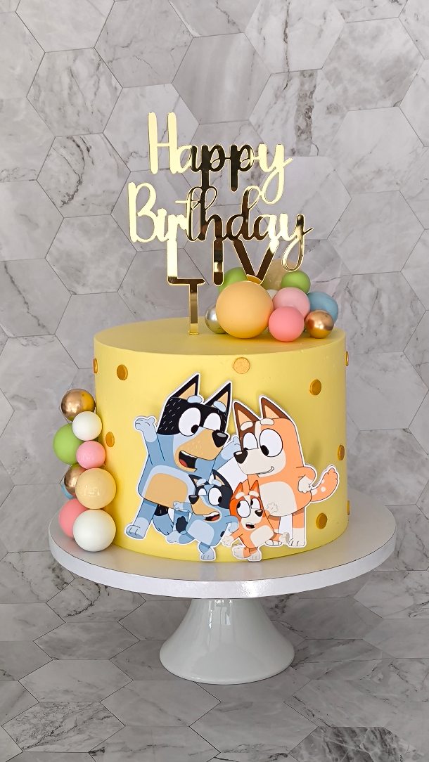 Liv Bluey 💛
@decoanddesignbymayu
#sueesscakedesign #lokalbusiness #kmuunterstützen #sueess #cakelove