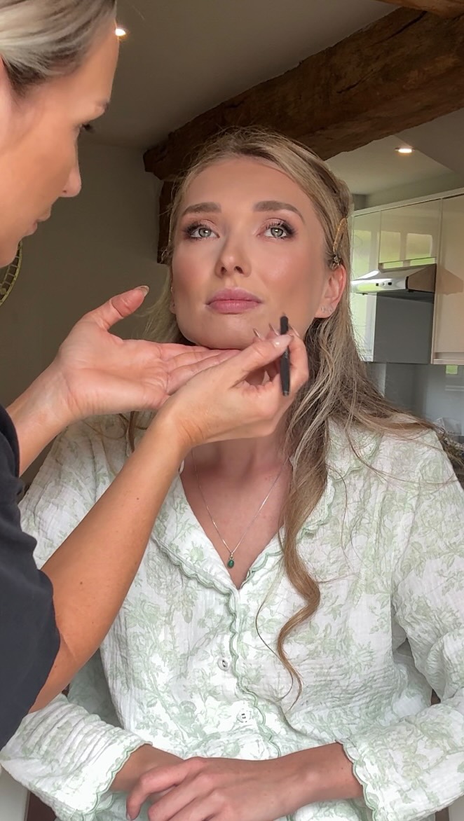 Finishing touches are such an important part of the wedding morning 🤍✨
They ensure that everybody still looks as if they have only just had their makeup applied …even ladies who may have been first in my chair, at 6 or 7am!
Depending on the size of your wedding party, finishing touches can be quite a lengthy process … I usually allow around five minutes per person (more for the bride!)- so as you can imagine with a large bridal party this can add up!
Bridal final touches are usually applied in two stages .. initially before getting dressed, with final finishing touches afterwards 🤍
I always make sure I allow plenty of time in my schedule for these important last-minute checks and adjustments 🫶🏻🤍
Makeup @helenleemua
Hair @shesaidyesbridalhair
Venue @theoakbarnff
