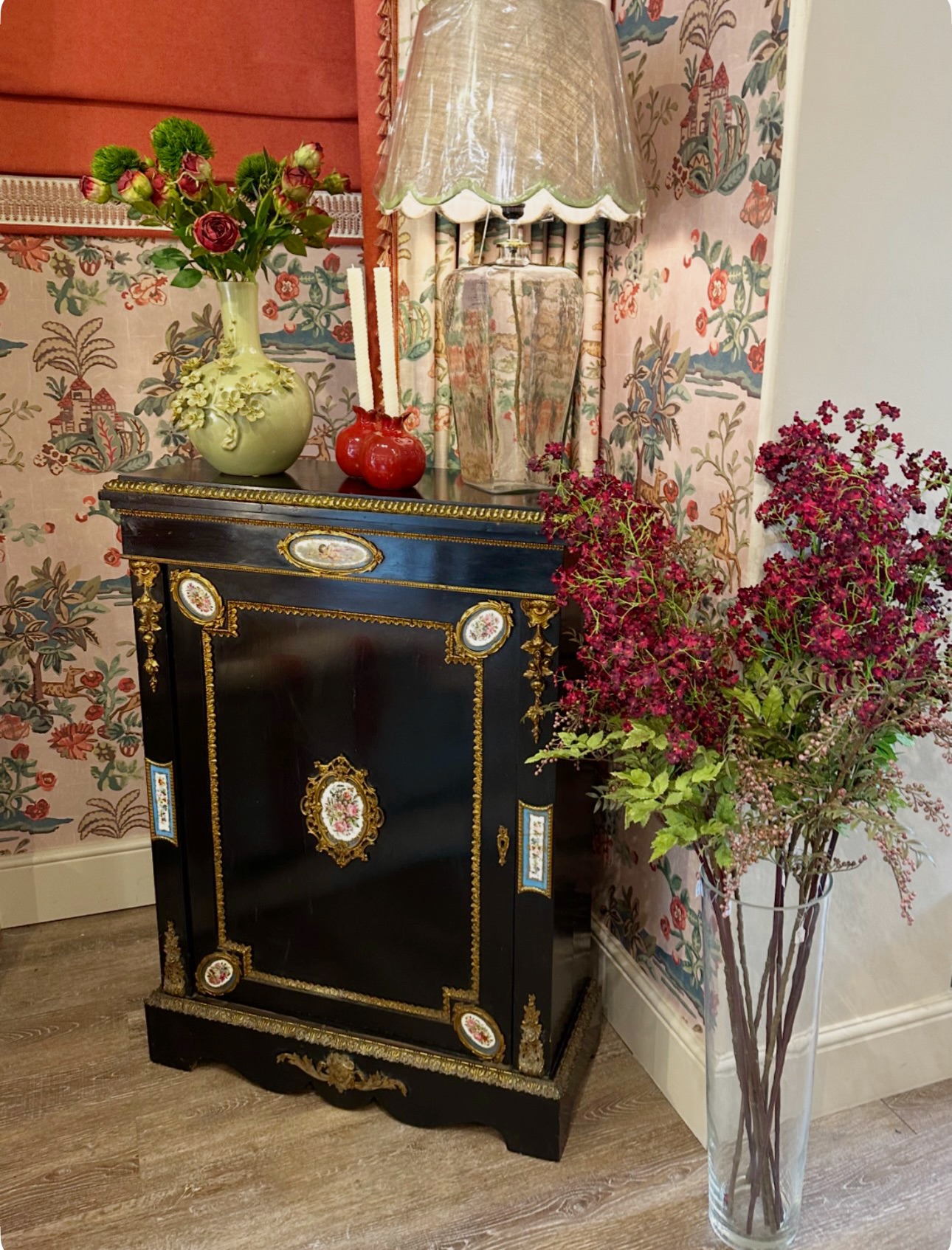Starting off Chelsea Flower Show week with a different floral touch 🌷
A truly stunning pair of Victorian ebonised & gilded pier cabinets, beautifully detailed with ornate gilt work and delicate porcelain panels depicting cherubs and florals. Unique pieces like these are becoming harder to find 🤍
Dimensions:
Width - 79m / 31 1/4 Inches
Depth - 33cm / 13 Inches
Height - 110cm / 43 1/4 Inches
Available in our Helmsley showroom, or please message us for more details ✨
#antiqueshop #chelseaflowershow #floralinteriors #uniquefurniture #antiquefurniture