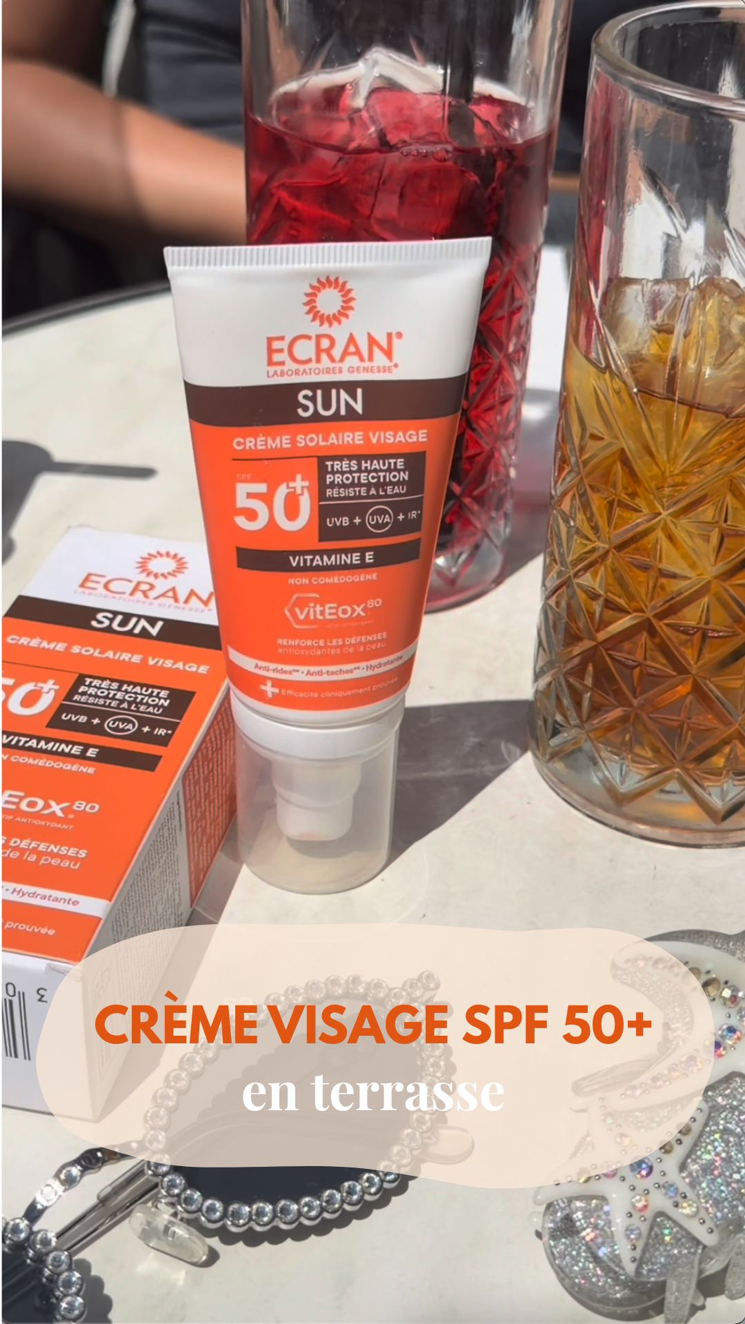 Un café, un rayon de soleil… et surtout une bonne protection ☀️La crème visage SPF 50+, votre indispensable des journées en terrasse.
#protectionsolaire #spf #cremesolaire #ecran