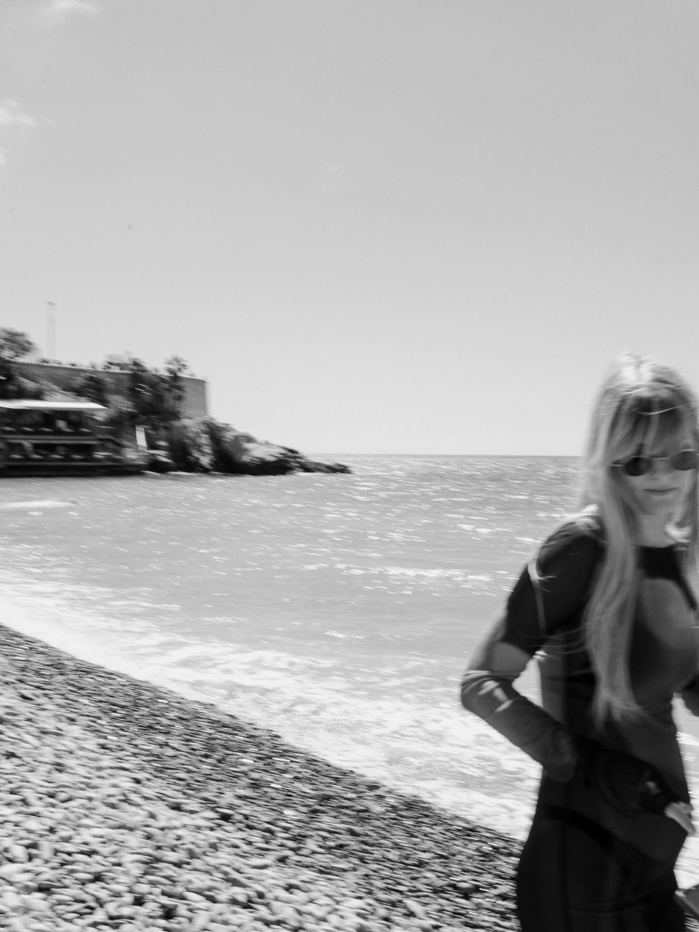Puisqu’ici on célèbre les grands moments de vie et d’amour, il est temps pour moi de vous dévoiler notre secret le plus fou de l’année
Merci @clarisseetjohan pour votre poésie 🖤